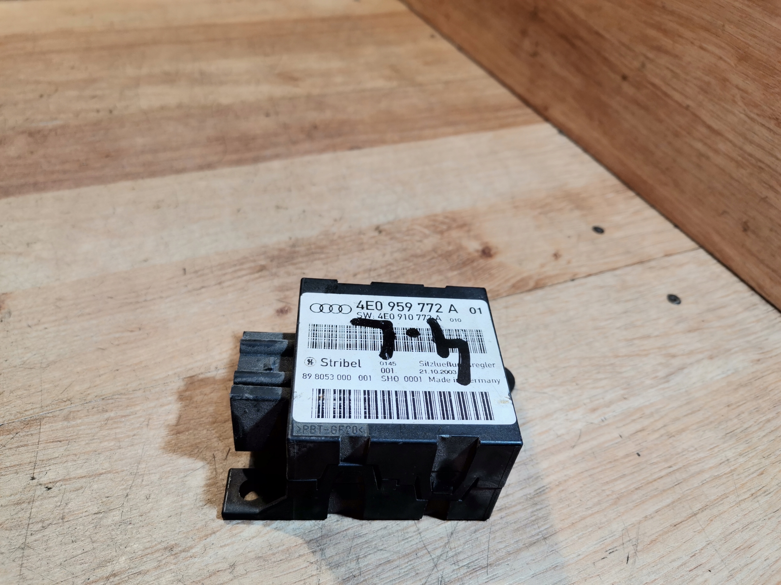 control unit module seat AUDI A8 D3 4E0959772A