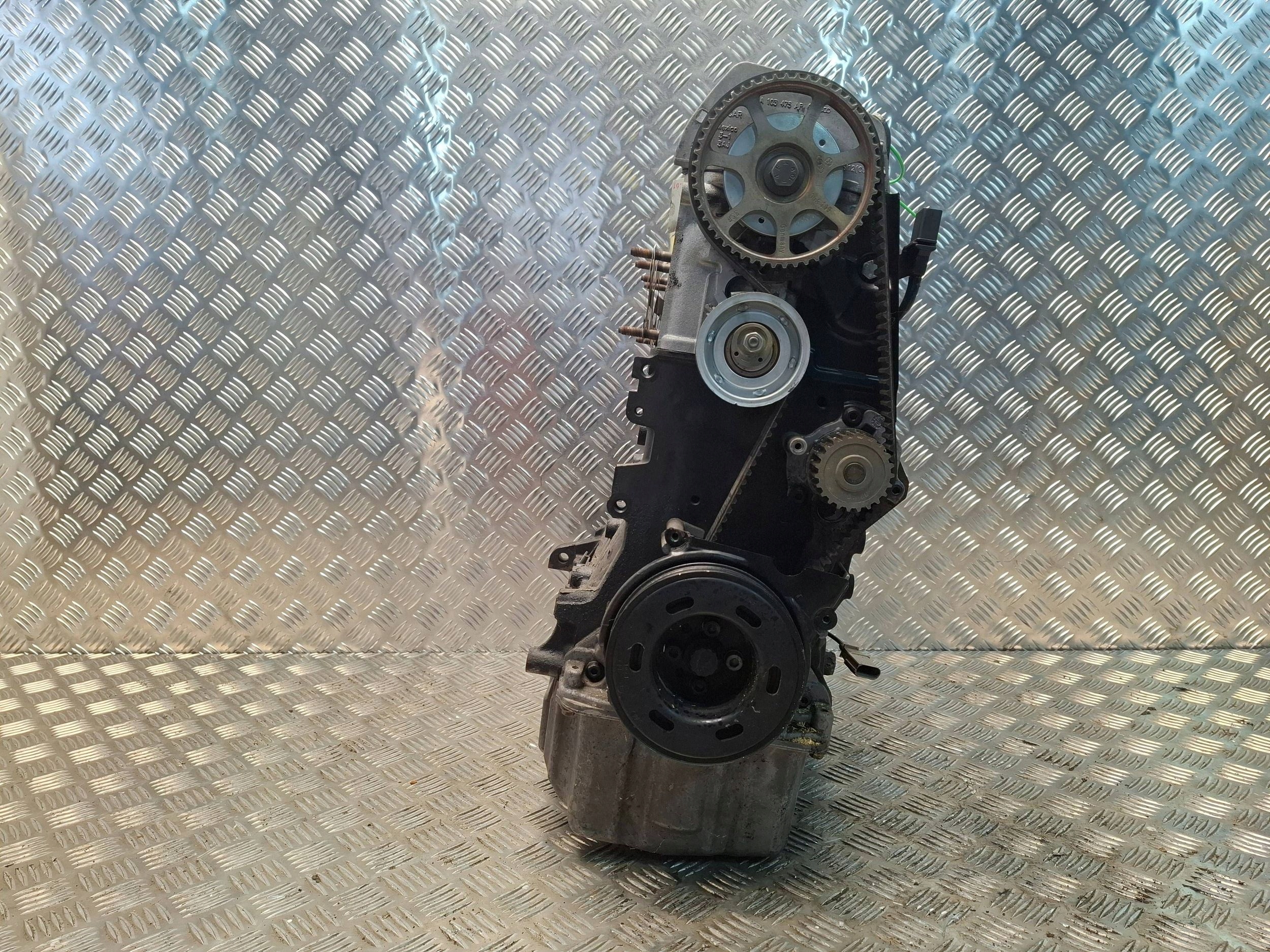 engine BEH VW GOLF IV CADDY II A3 8L 2.0 8V 116KM unprotected pillar 113000KM