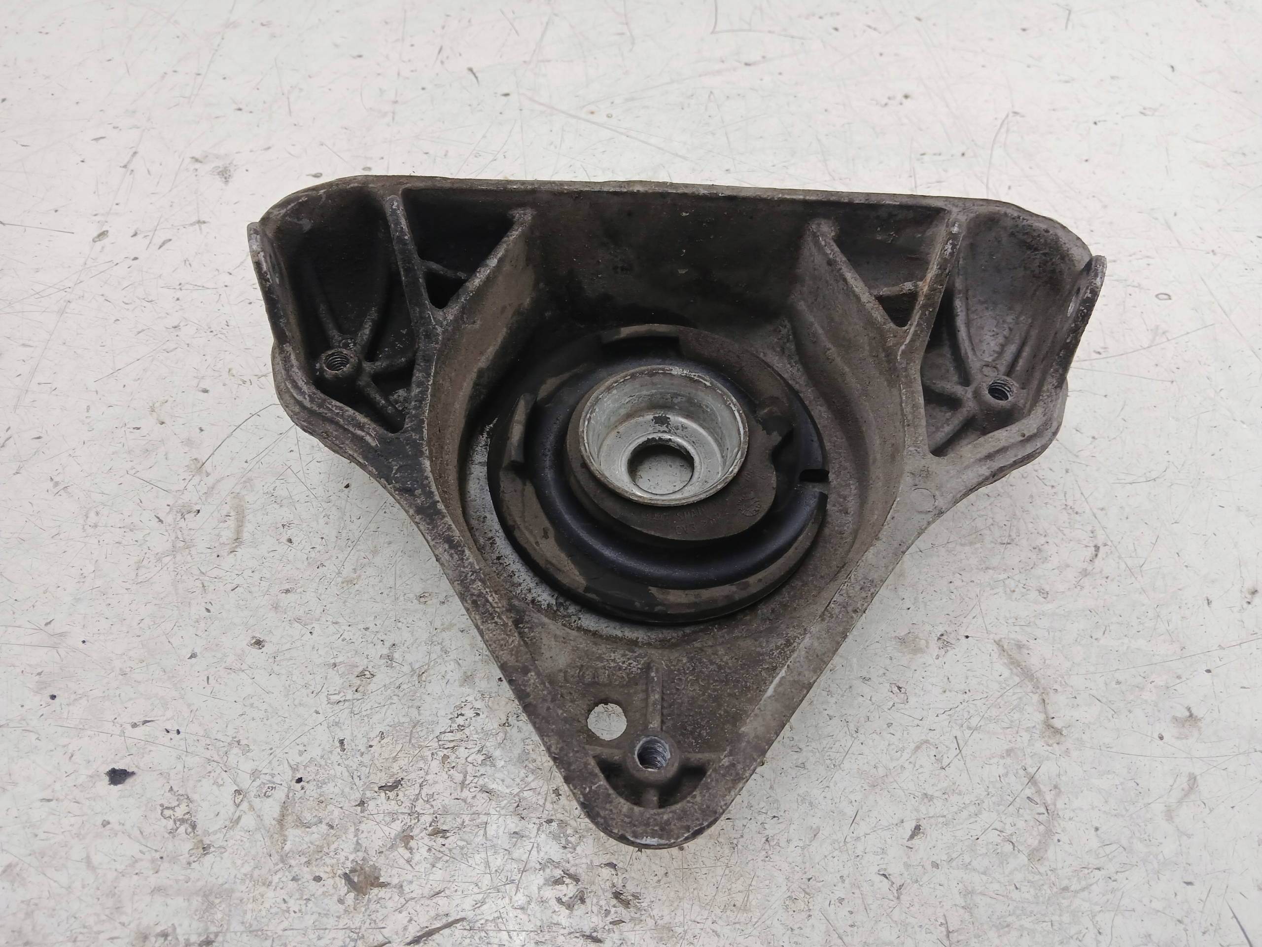 AUDI A6 C6 oben halter des stoßdämpfers