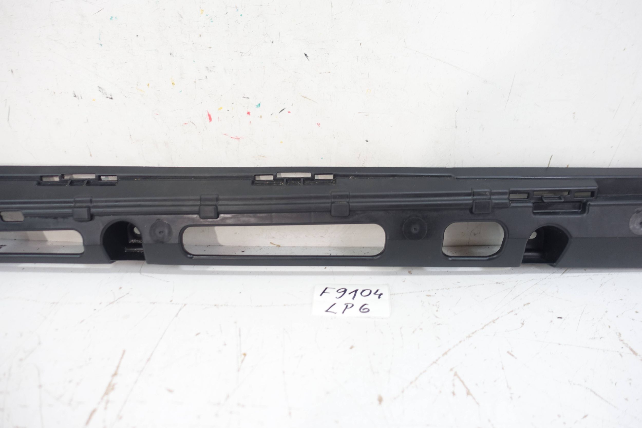 holder support mouldings PROGOWEJ left MERCEDES ML W166 2011-2015 A1666980127