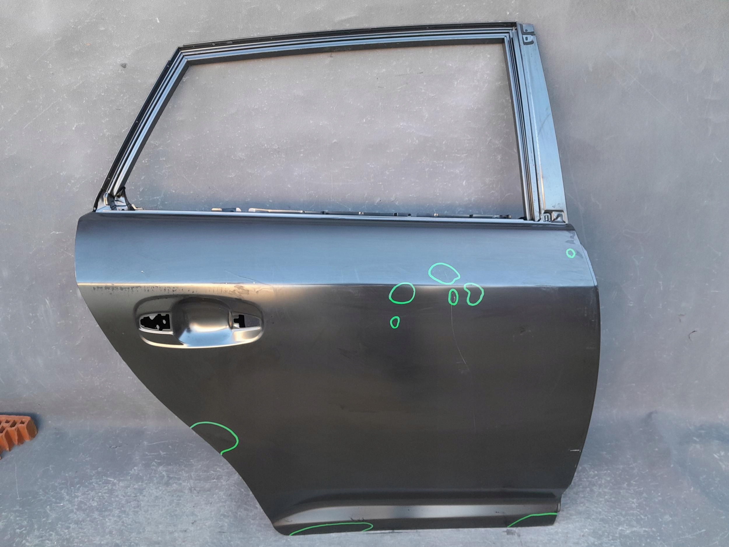 TOYOTA AVENSIS T27 KOMBI 08- DRZWI TYŁ TYLNE PRAWE ORYG