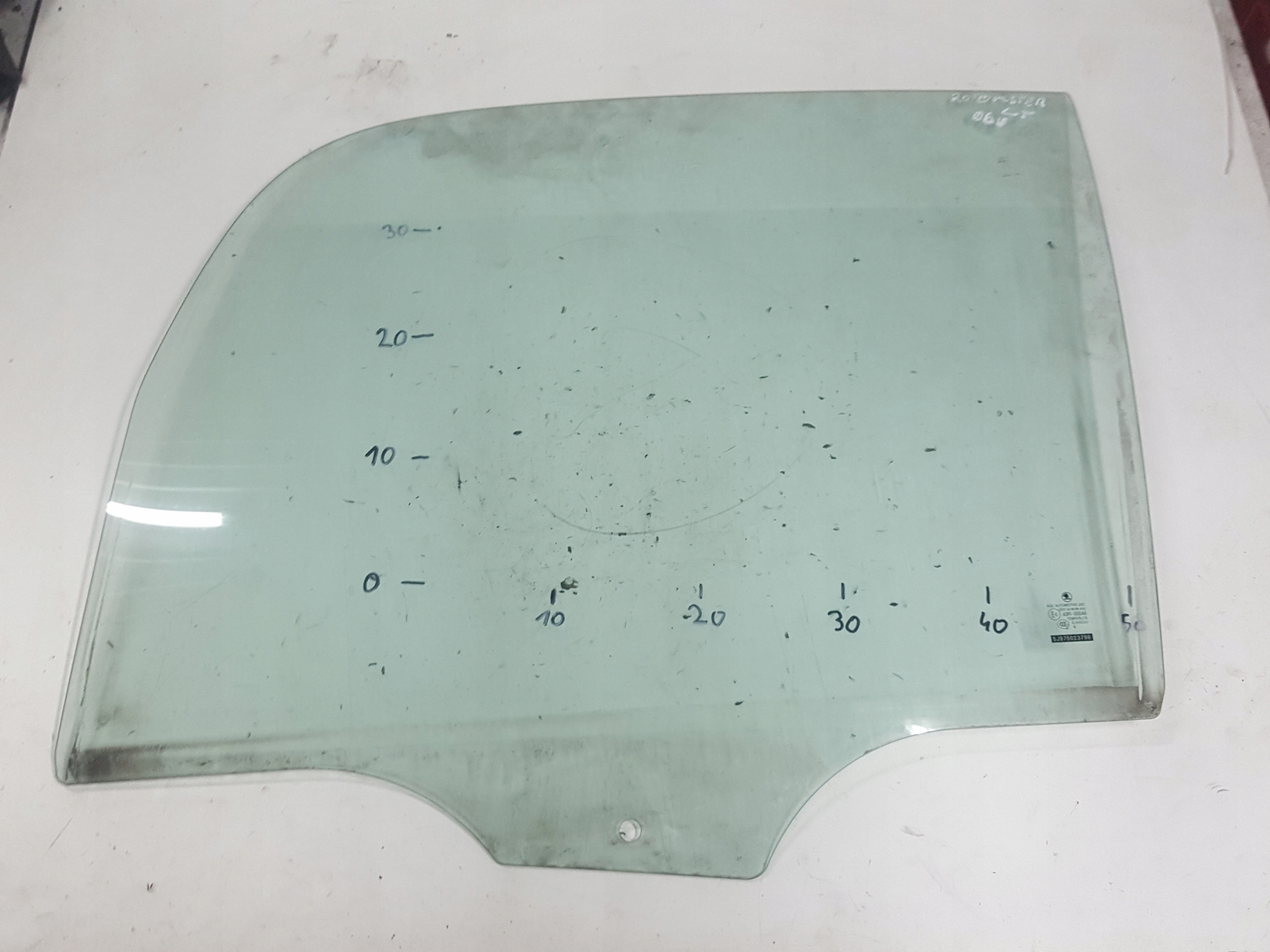 SKODA ROOMSTER 06r стекло двери левое зд зд