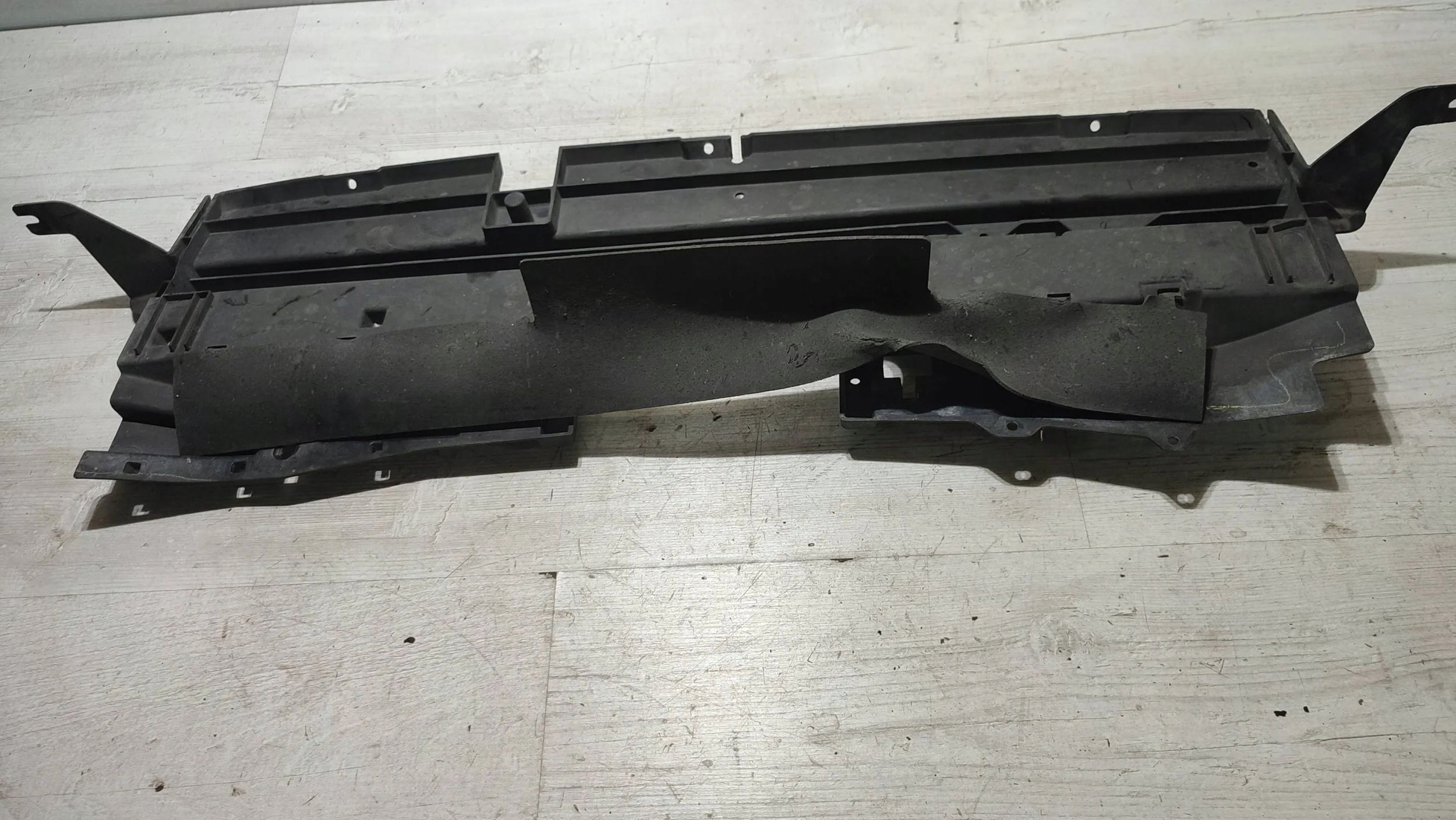 Jeep Cherokee 2015 Panel Fixation Radiateur / gora