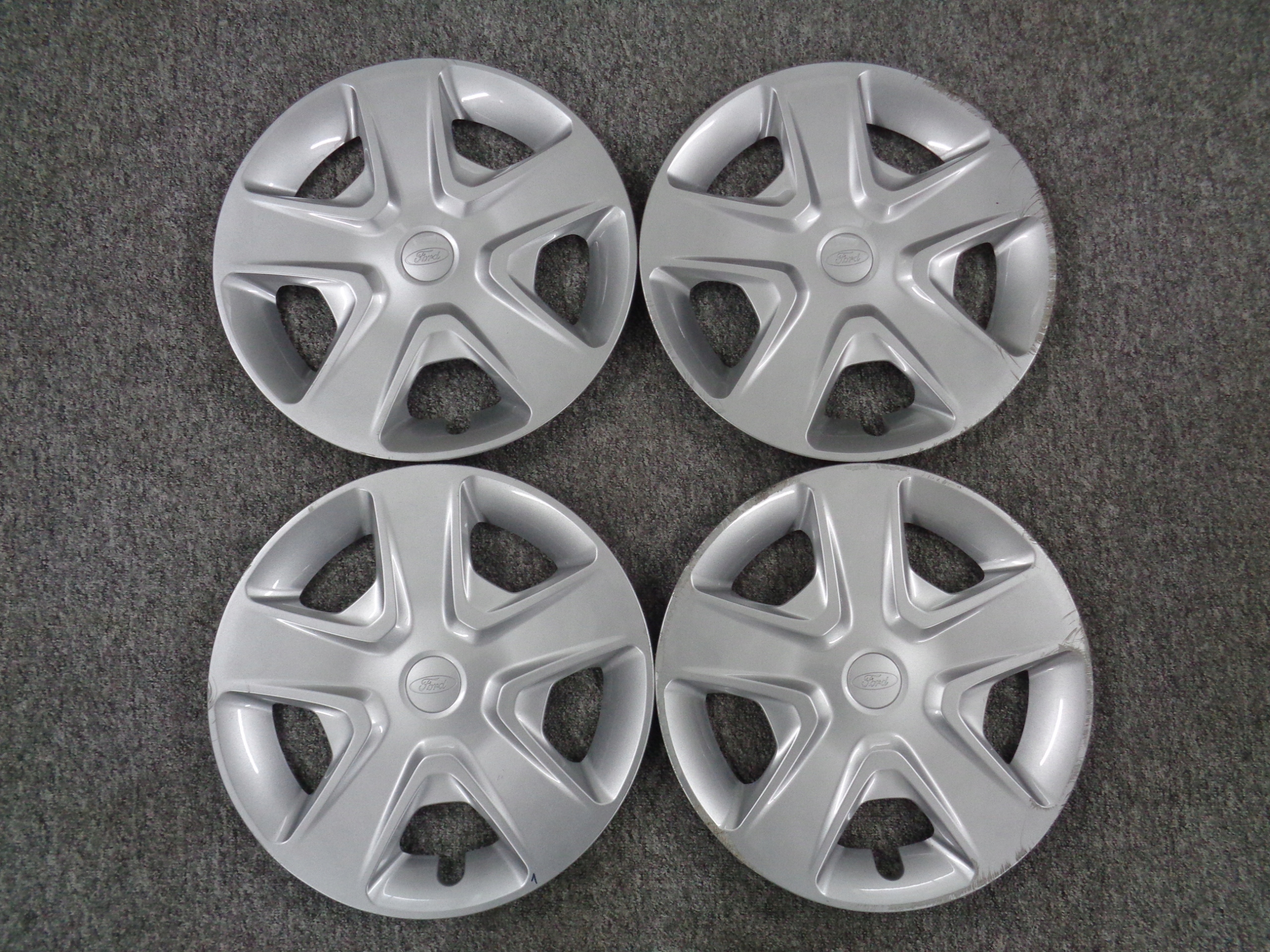 Оригінальні ковпаки FORD 16 MODEL TRANSIT