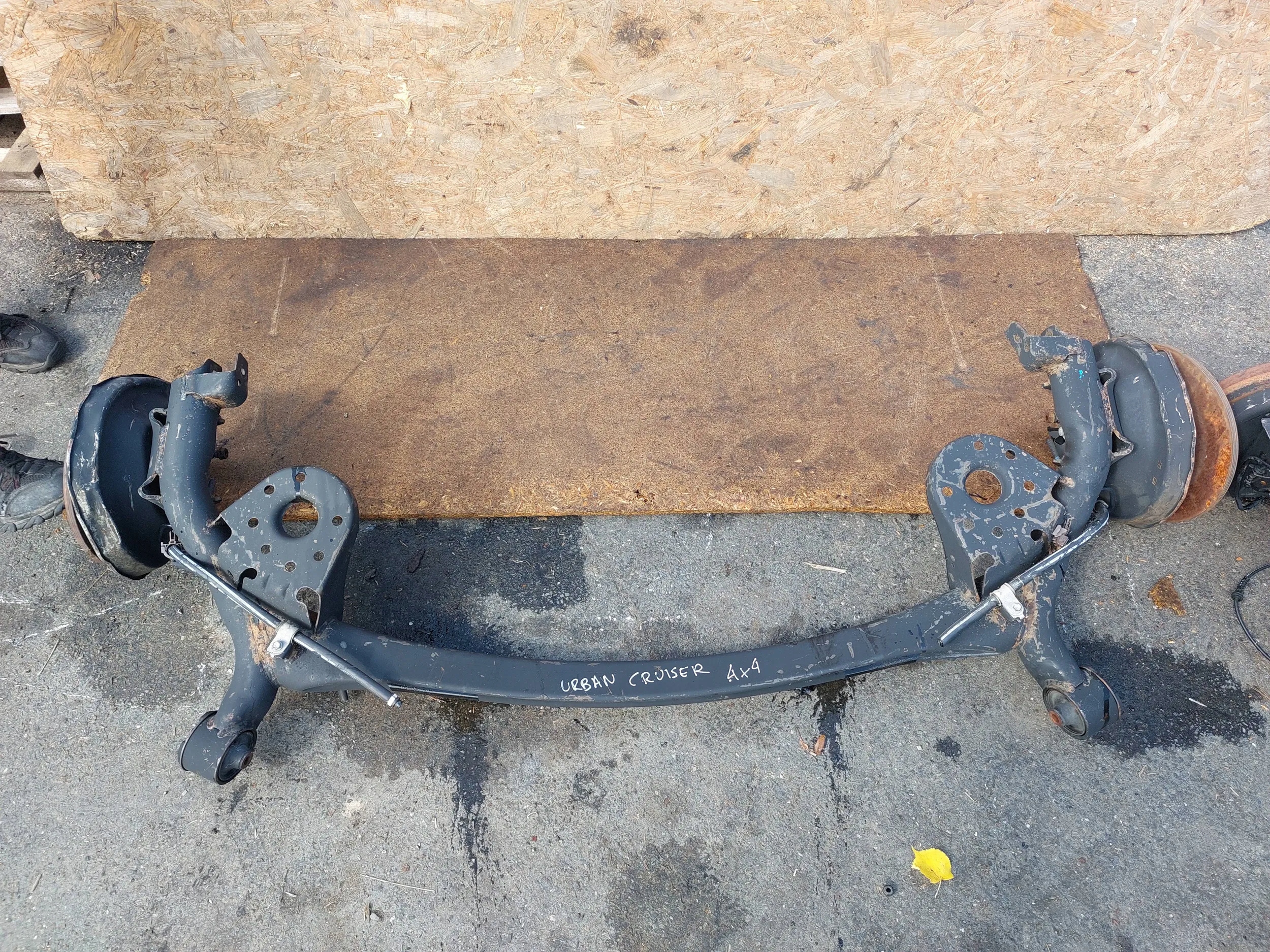 axis rear part sider Toyota Urban Cruiser 4x4
