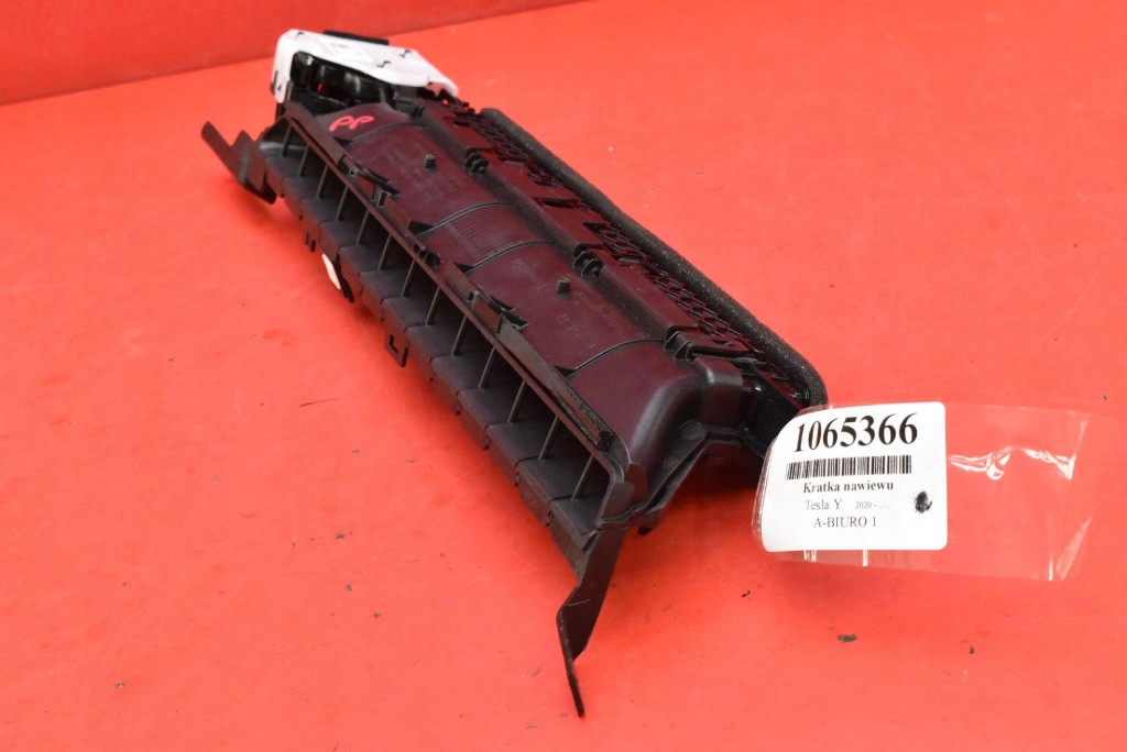 grid air conditioning devices right 2735023X TESLA MODEL Y 20