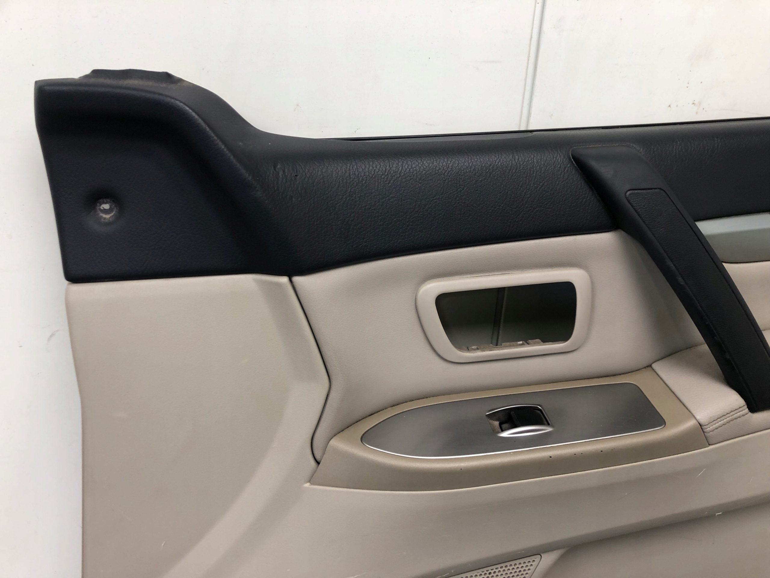 side door right front MITSUBISHI PAJERO IV 7221A408