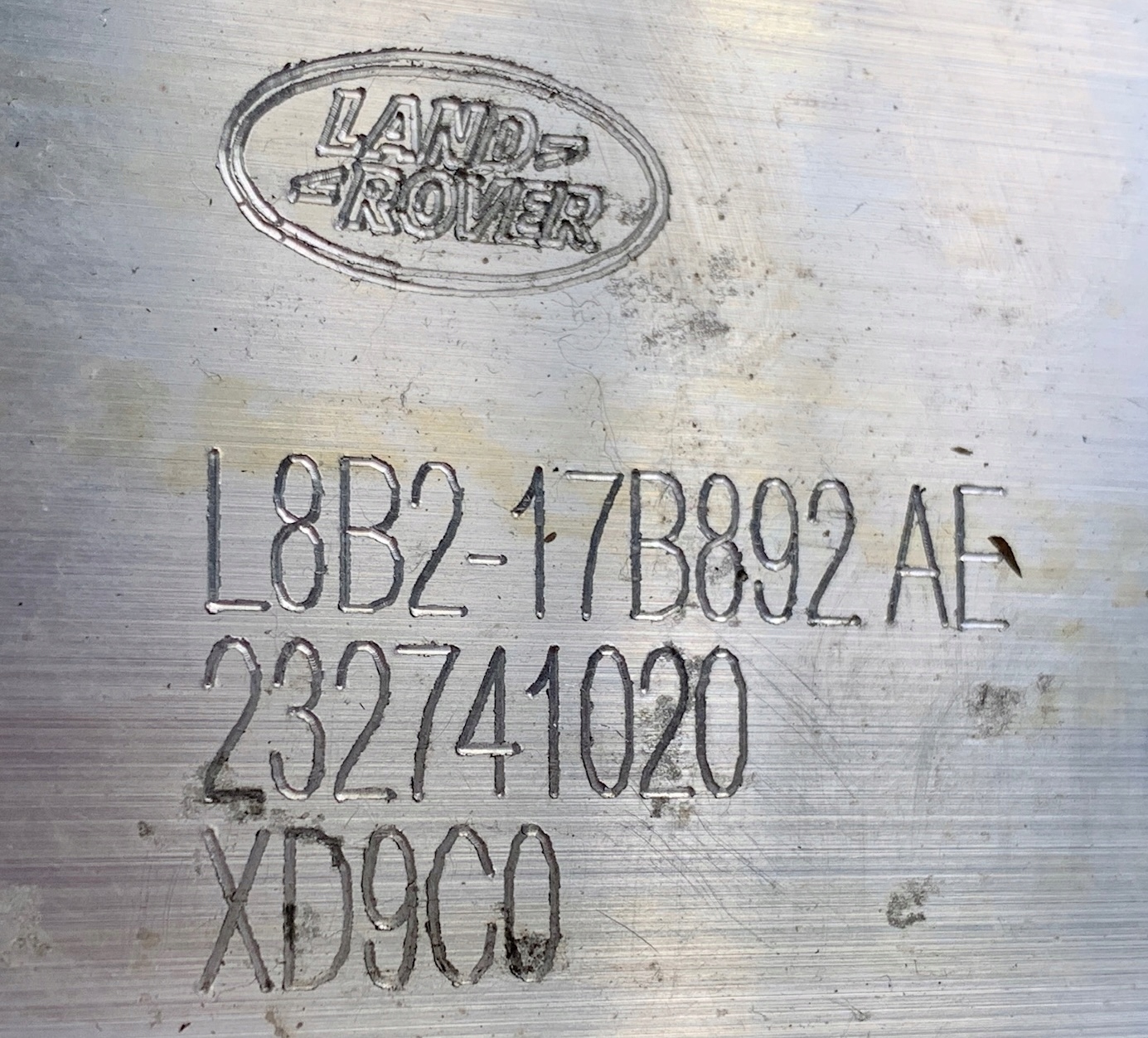 LAND ROVER DEFENDER L663 20- sider ZDERZKA rear part pillar L8B2-17B892-AE