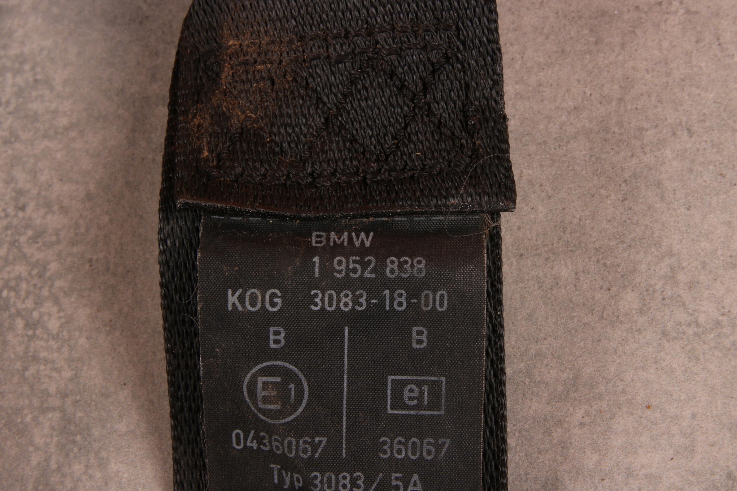 BMW 3' E30 5' E28 Gurten Sicherheits hinten heck ZAPINKA KLAMRA 1952838