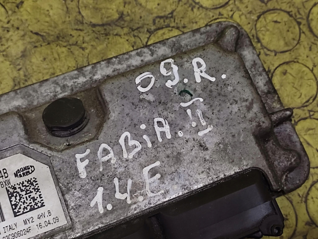 SKODA FABIA II 1.4 control unit of the engine 03C906024B