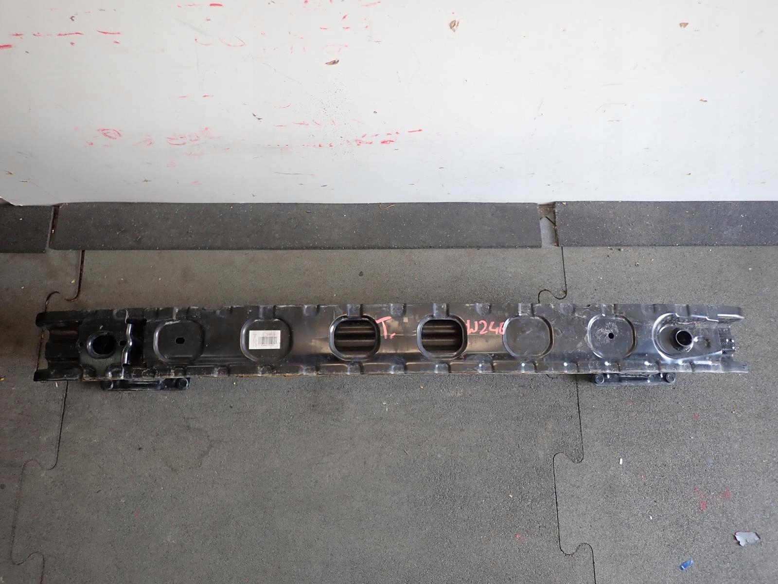 bumper support rear part MERCEDES B-KLASA W246
