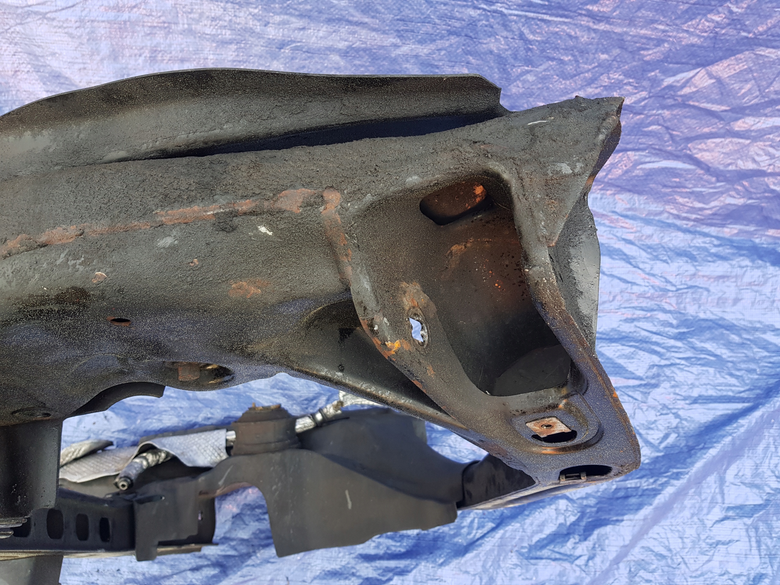 axle beam subframe axle beam sider front of the engine MERCEDES W221