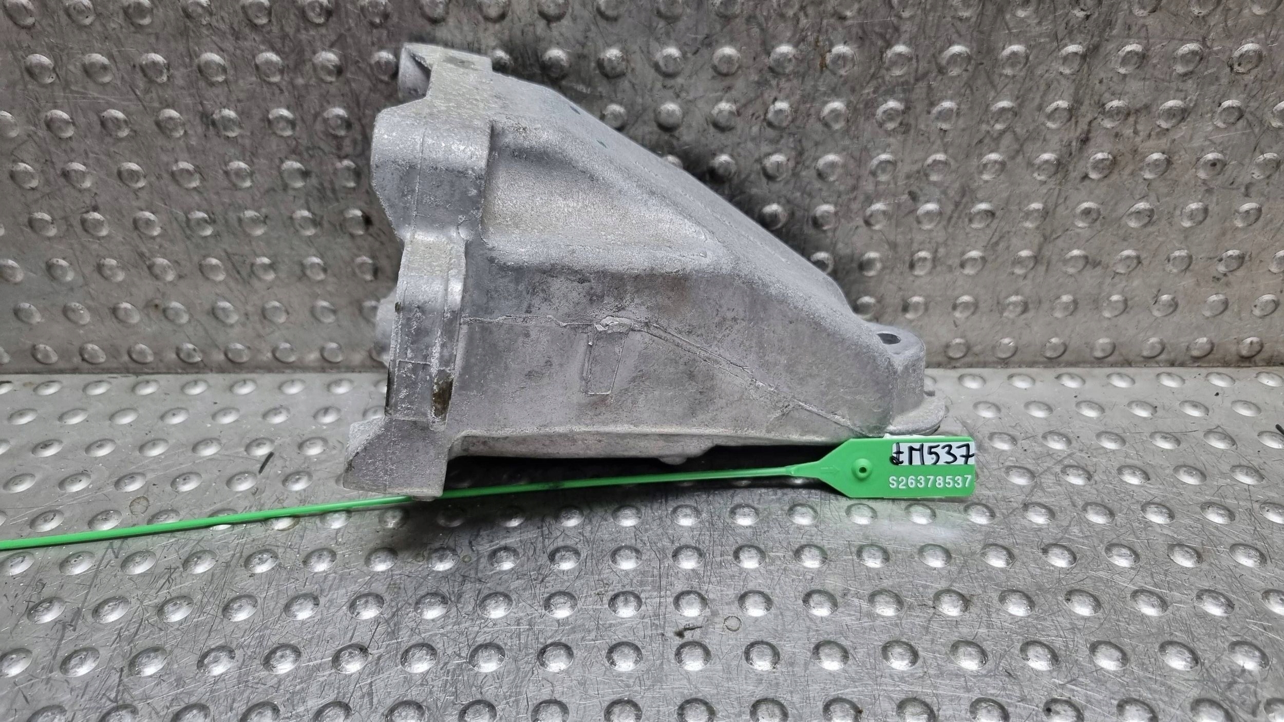 engine mount left A2742231004 MERCEDES W205 W213 GLC W253 2.0 CGI