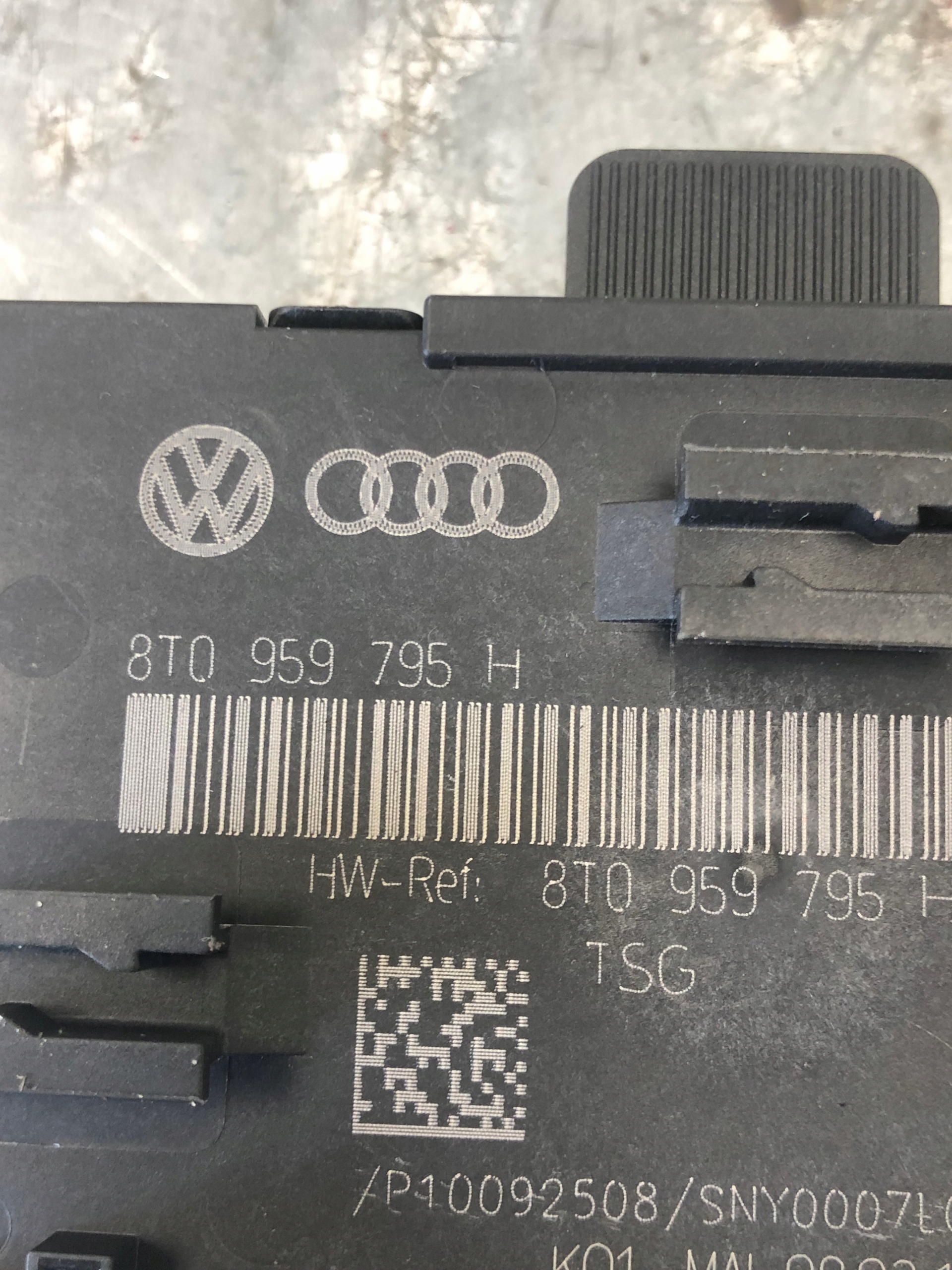 module control unit door left rear part AUDI A4 B8 LIFT 8T0959795H