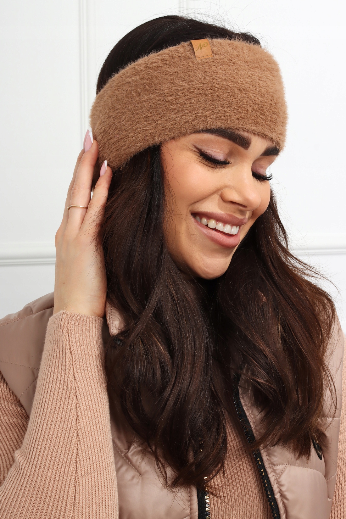 OPASKA DAMSKA NA GŁOWĘ USZY CIEPŁA GRUBA SPORTOWA ALPAKA KOBIECA KARMELOWA EAN (GTIN) 5906770397010