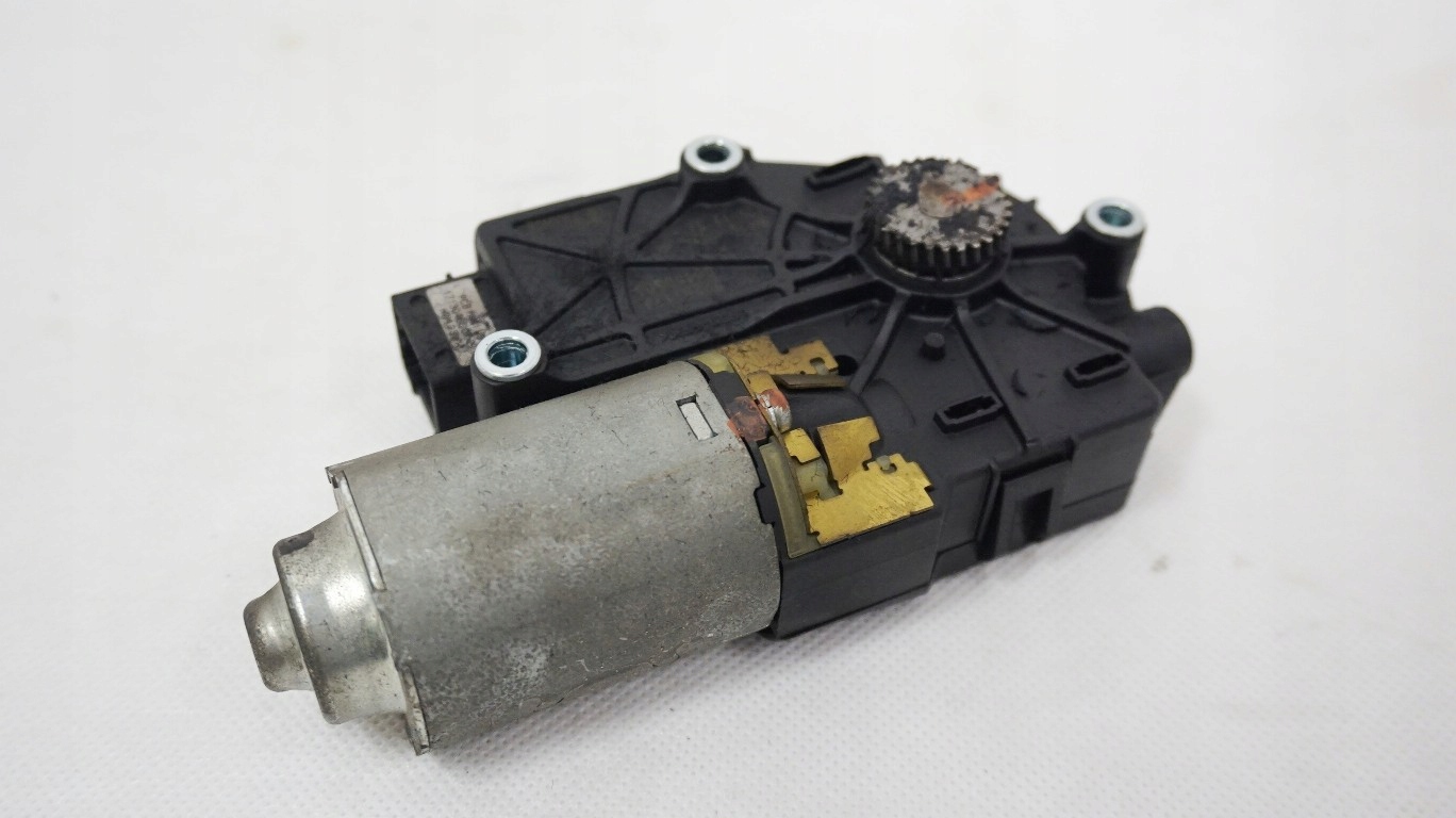 SILNICZEK ROLETY SZYBERDACHU PEUGEOT 5008