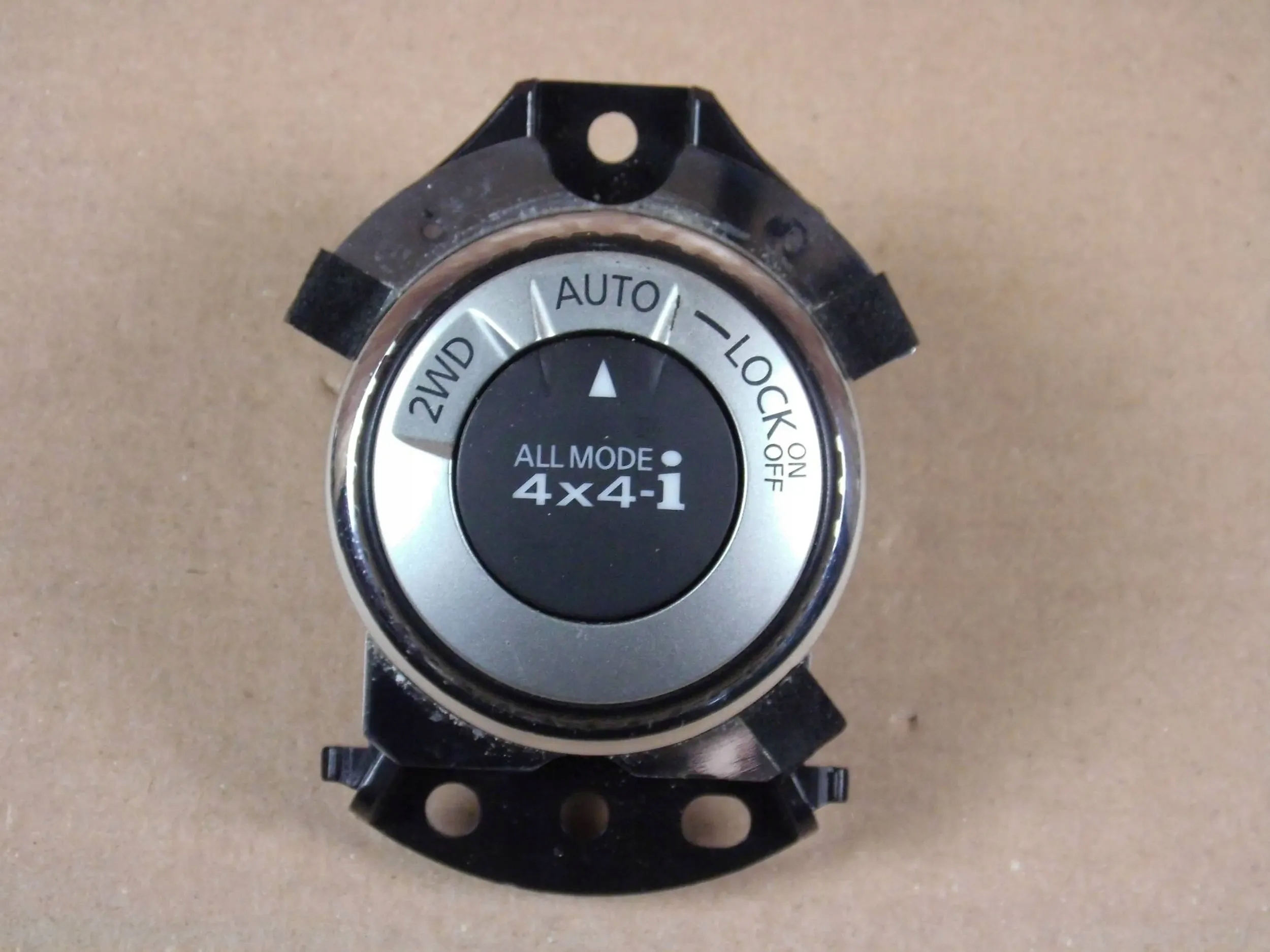 Nissan X-Trail T32 panel switch napedow 969U74CE2A