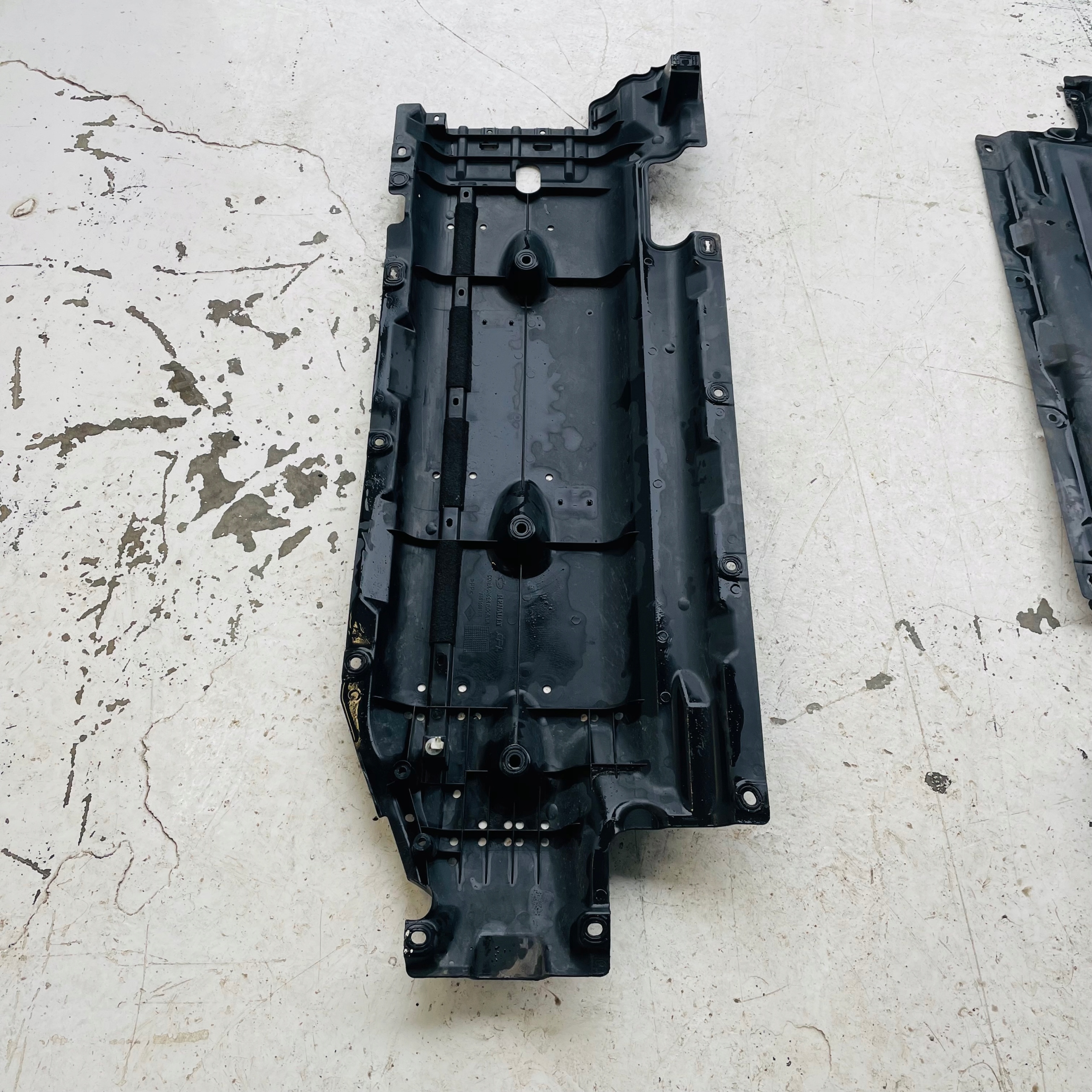 OSŁONA PODWOZIA LEWA RENAULT KOLEOS II 4x4 2.0 DCI 748155911R Producent części Renault OE