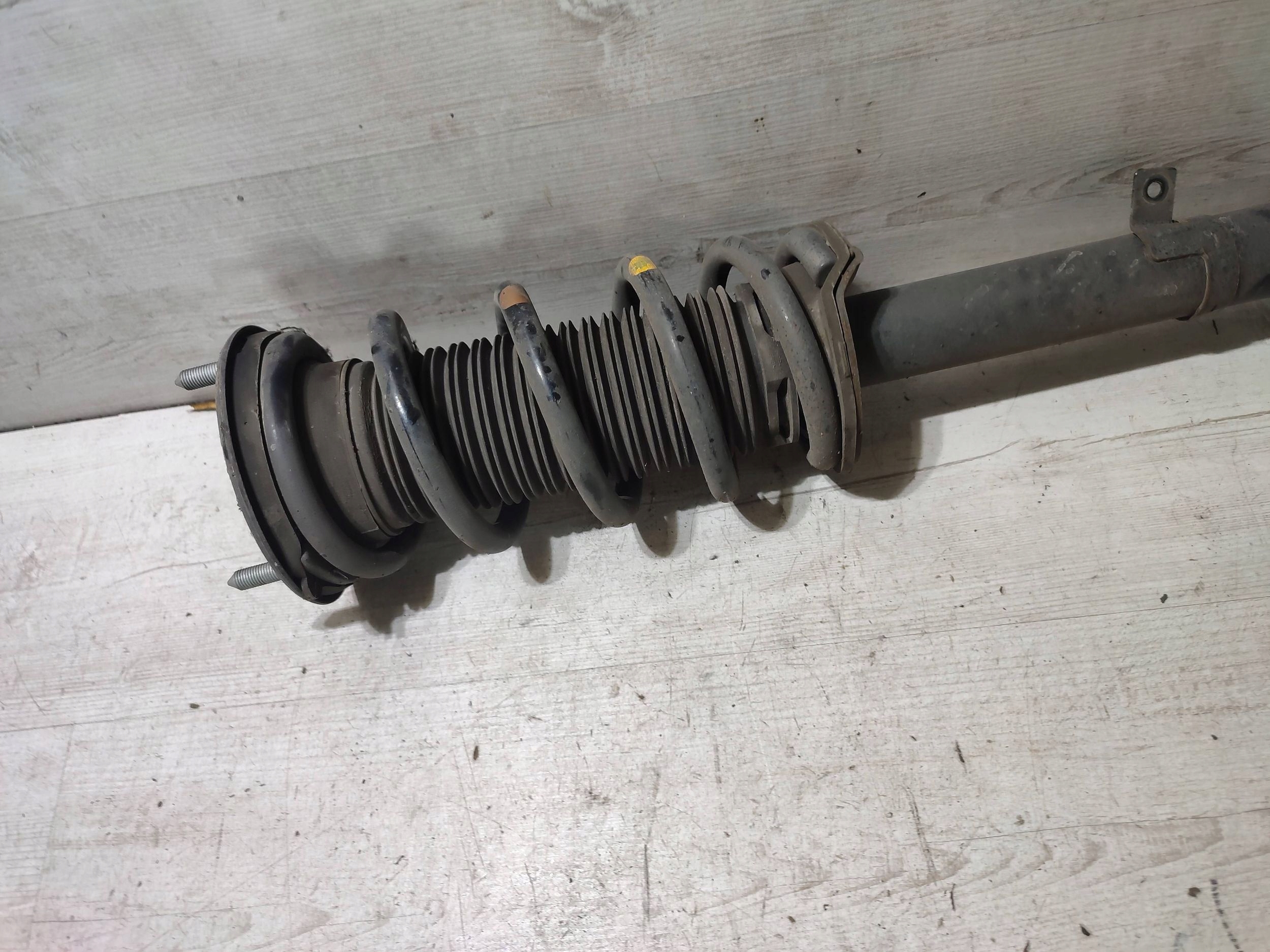 Lexus RC 2019 front side right shock absorber osi przedniej ze spring