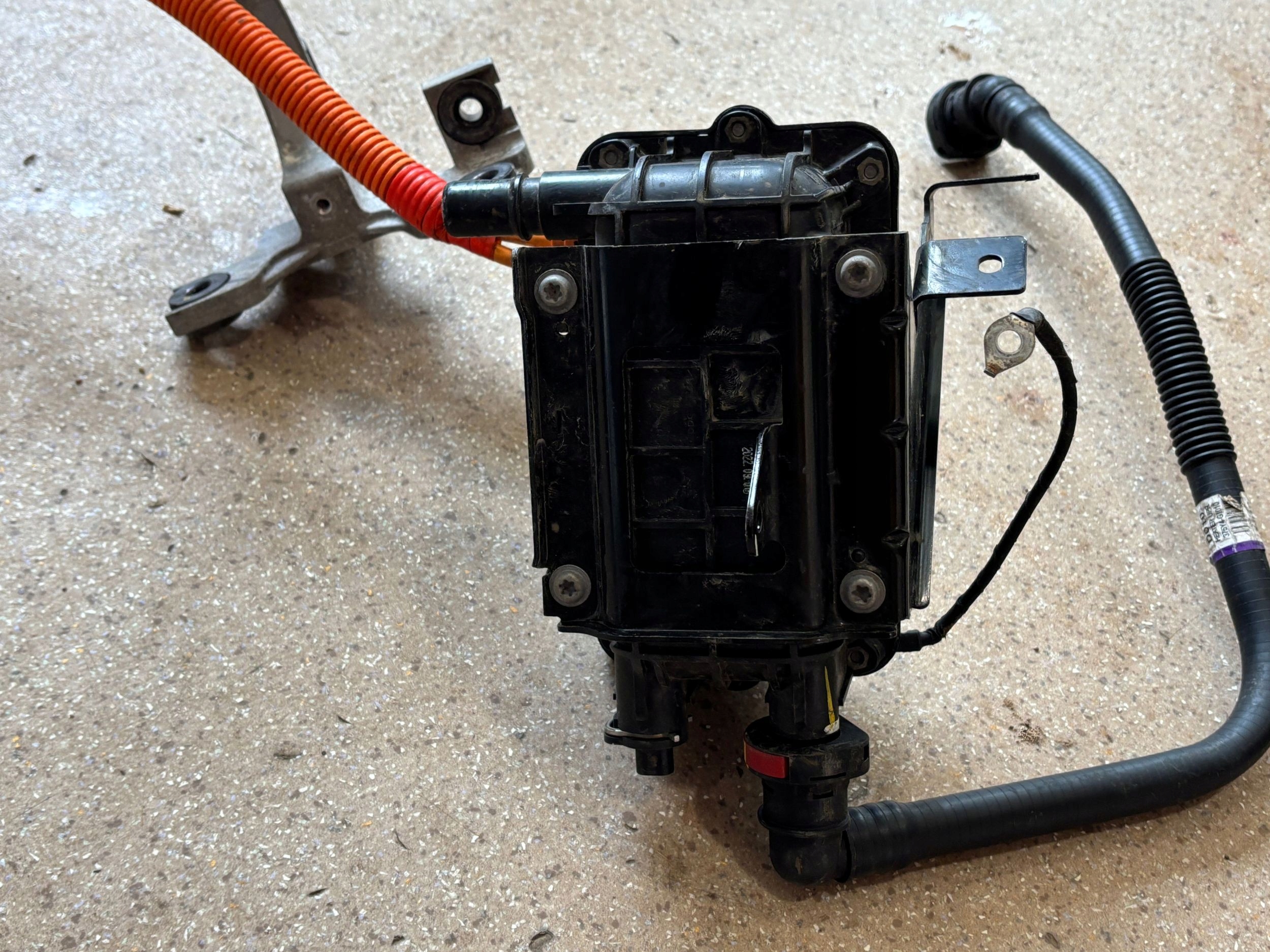 вентилятор Hyundai IONIQ 5 375W2GI100