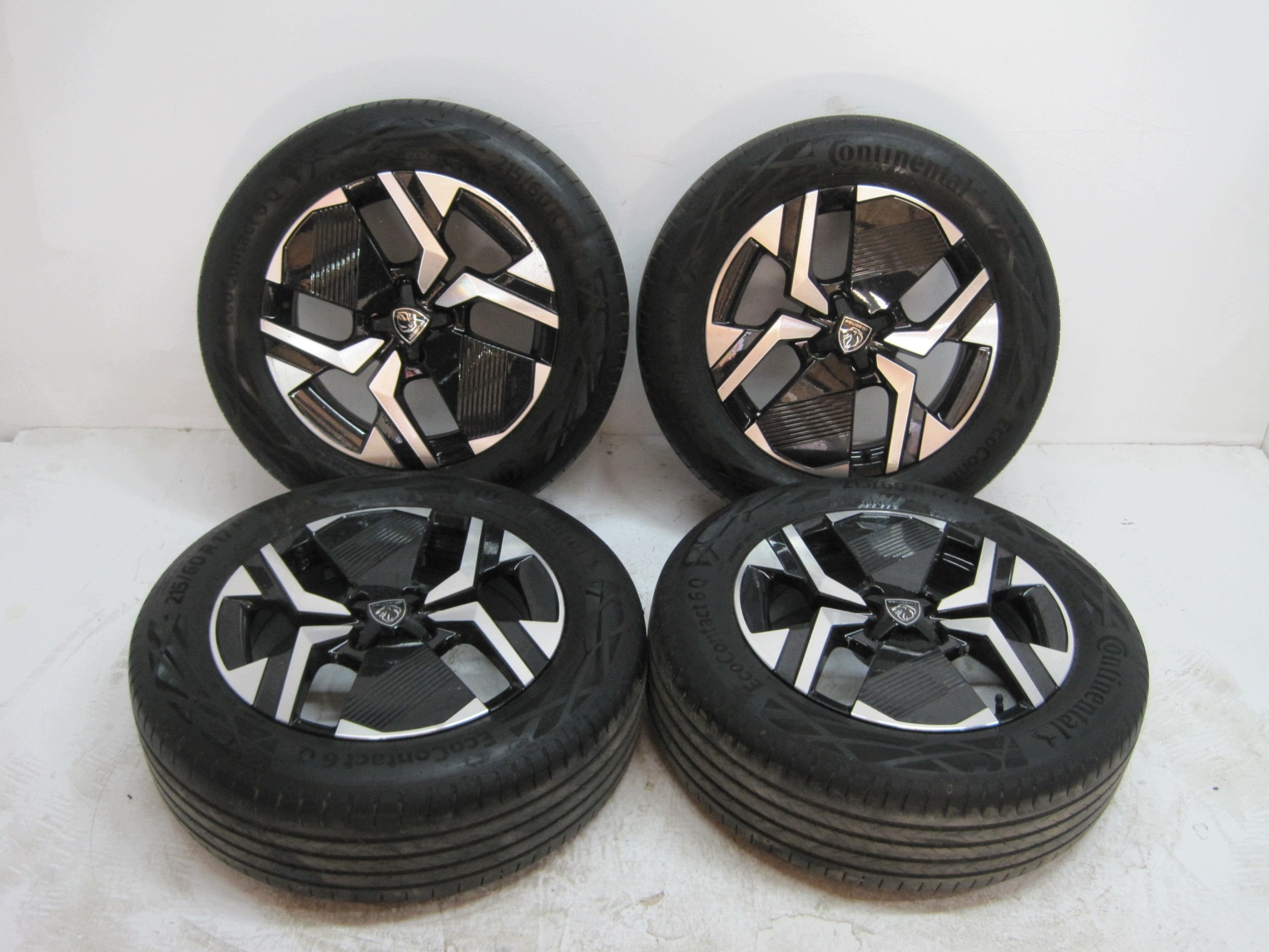 wheels discs tyres PEUGEOT 2008 II R17 5MM