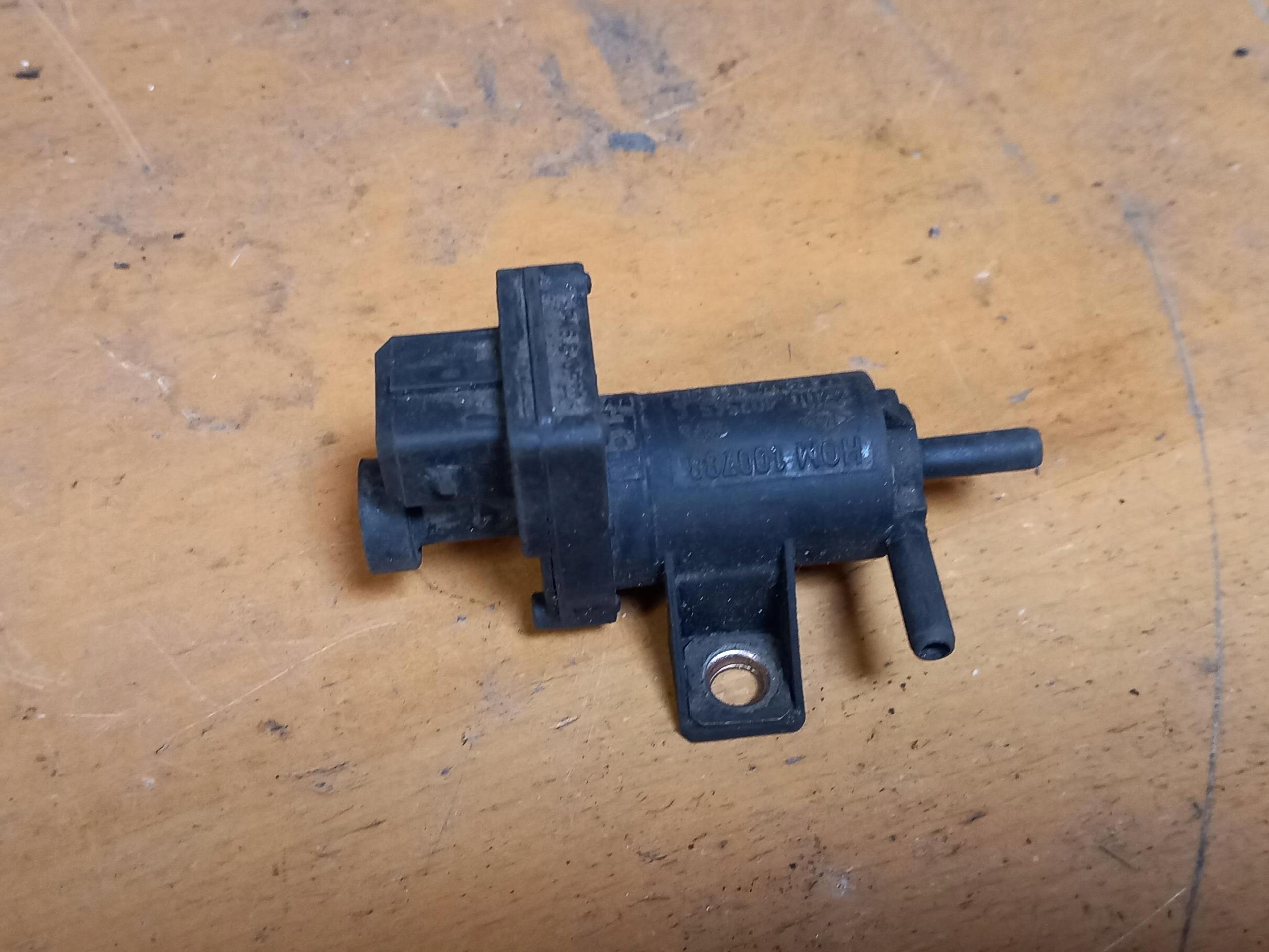 Électrovanne à vide RENAULT LAGUNA II 1.9 DCI 7700102545