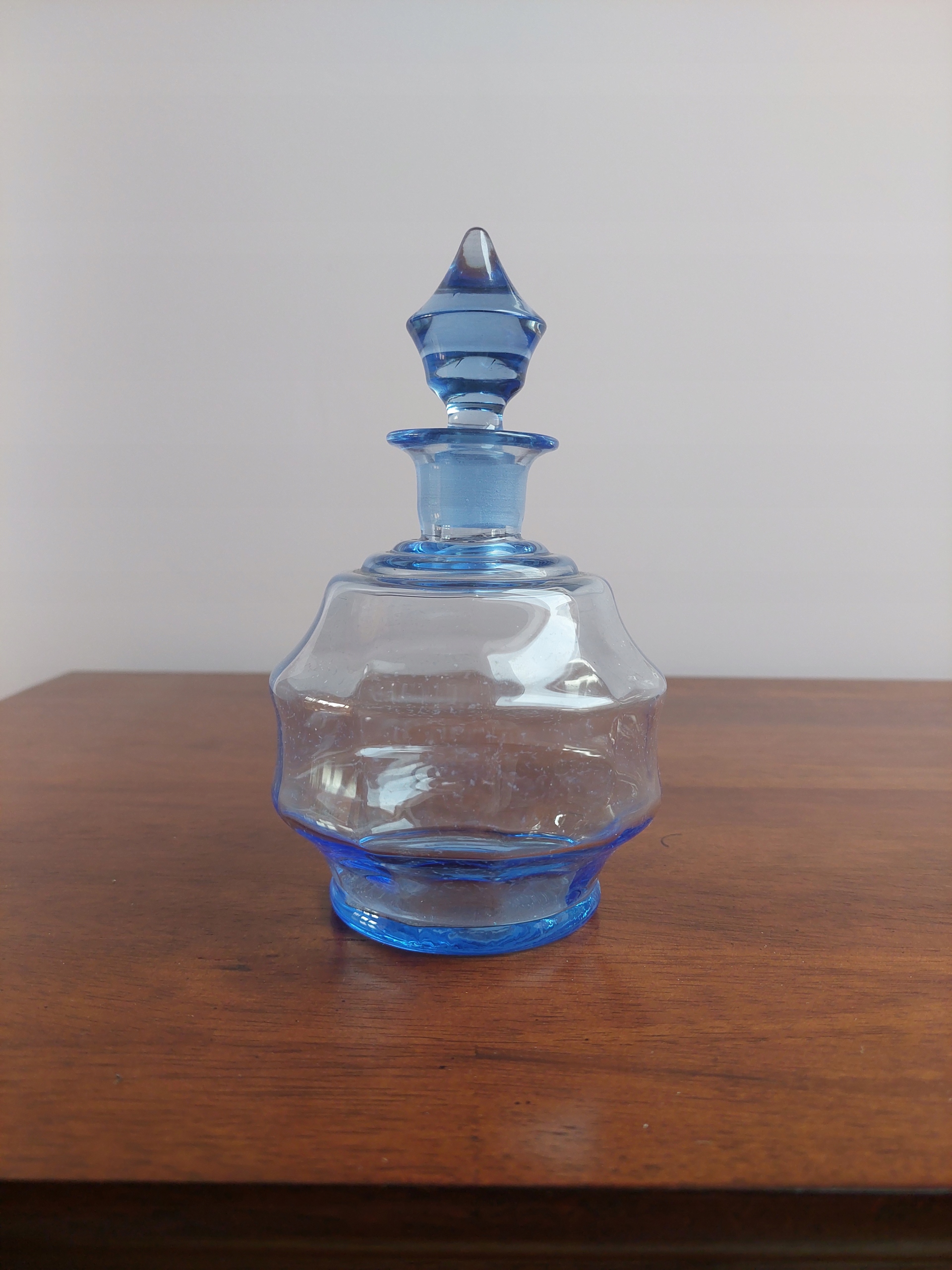 STARA SZKLANA KARAFKA BOHEMIA ?