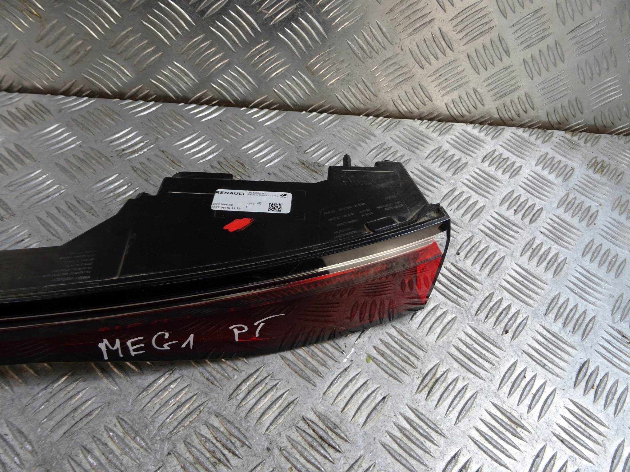 RENAULT MEGANE V E-TECH light right right rear part 265508845R
