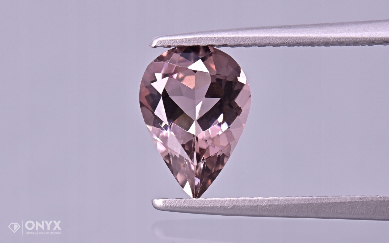 Turmalín fasetovaný slza 9x6,5 mm