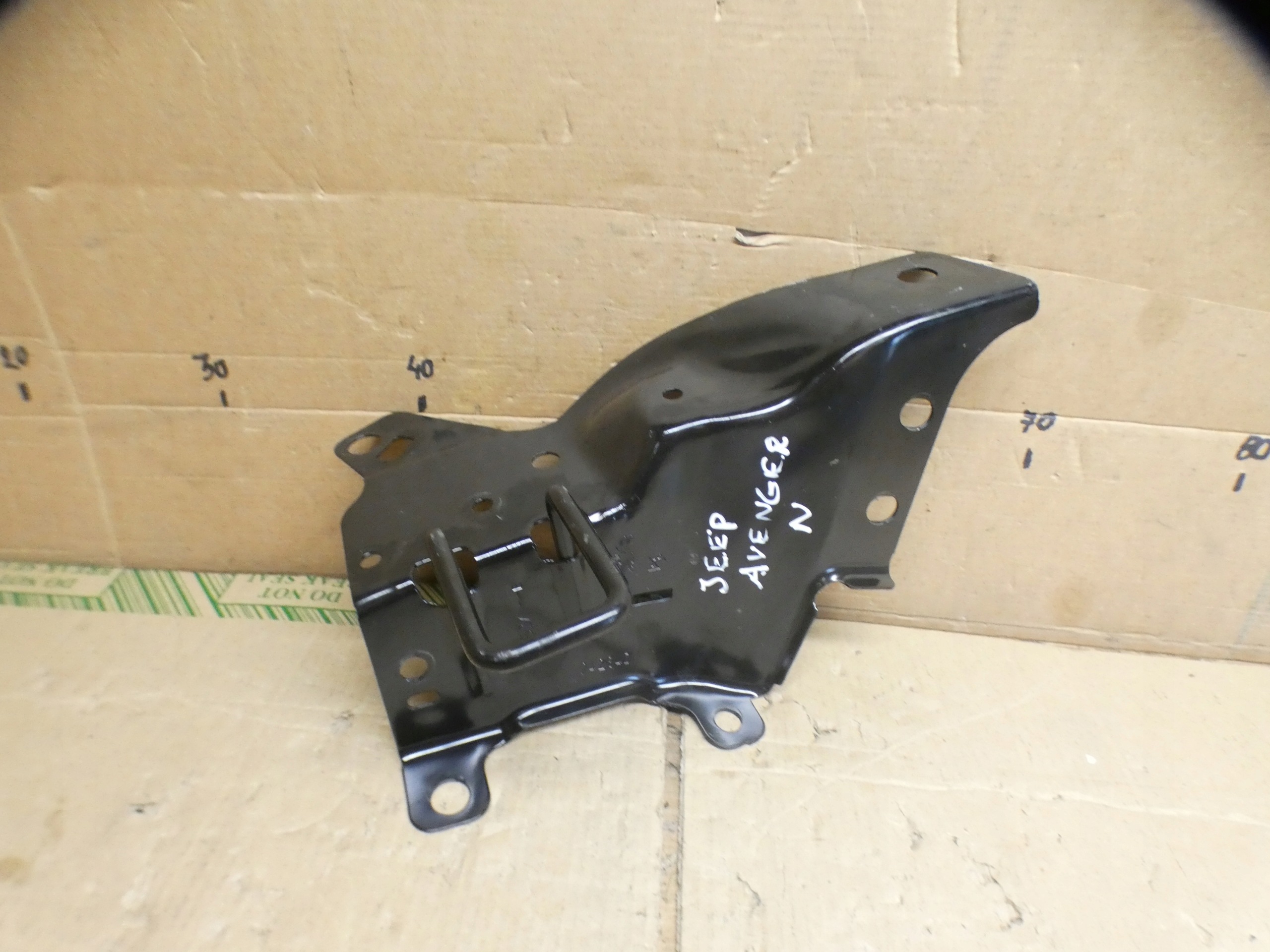 PEUGEOT 2008 II Halter hinten KANAPY links oder rechts 384467 280527