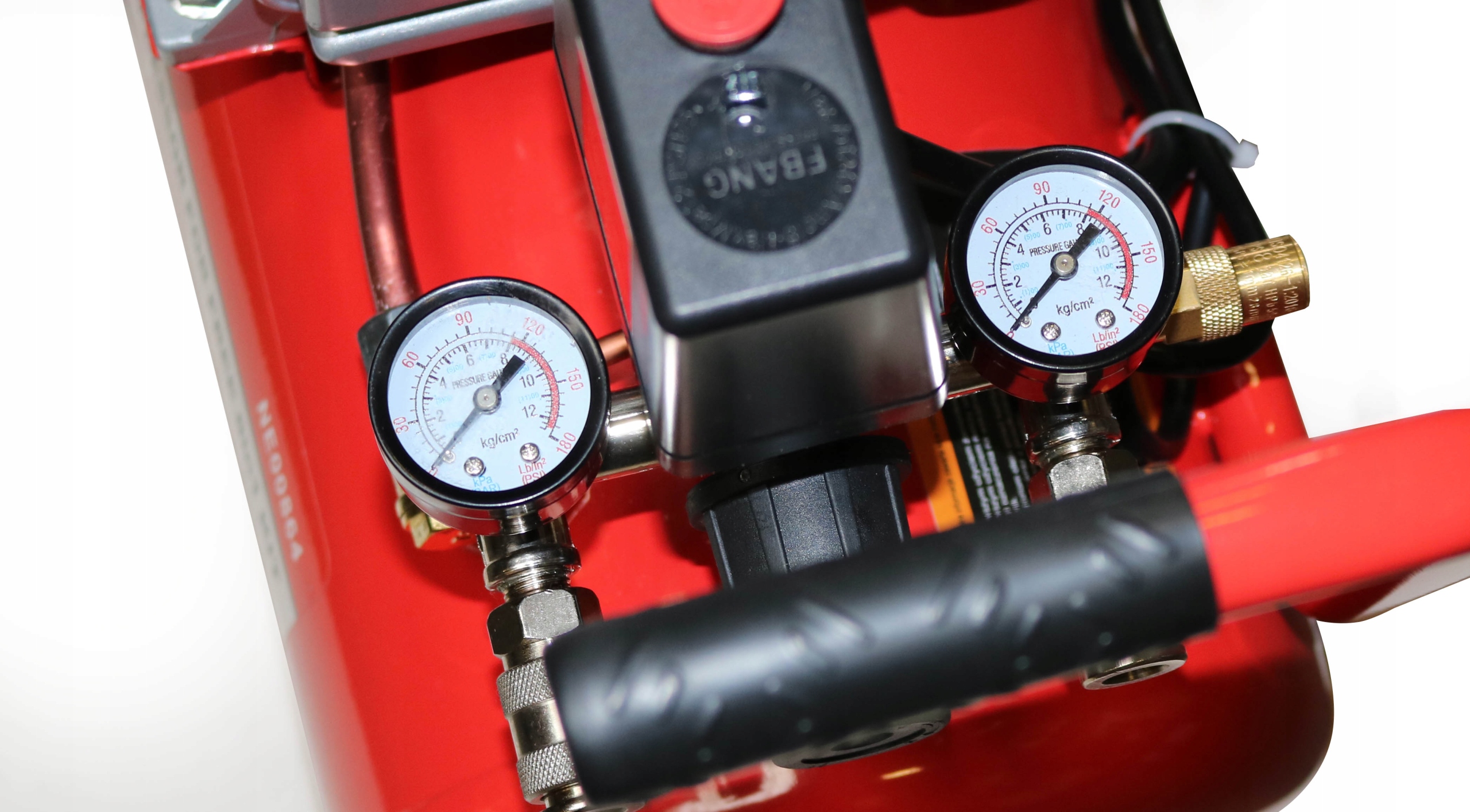 KOMPRESOR OLEJOWY 24L 8BAR 3,8KM 230V Marka Energy