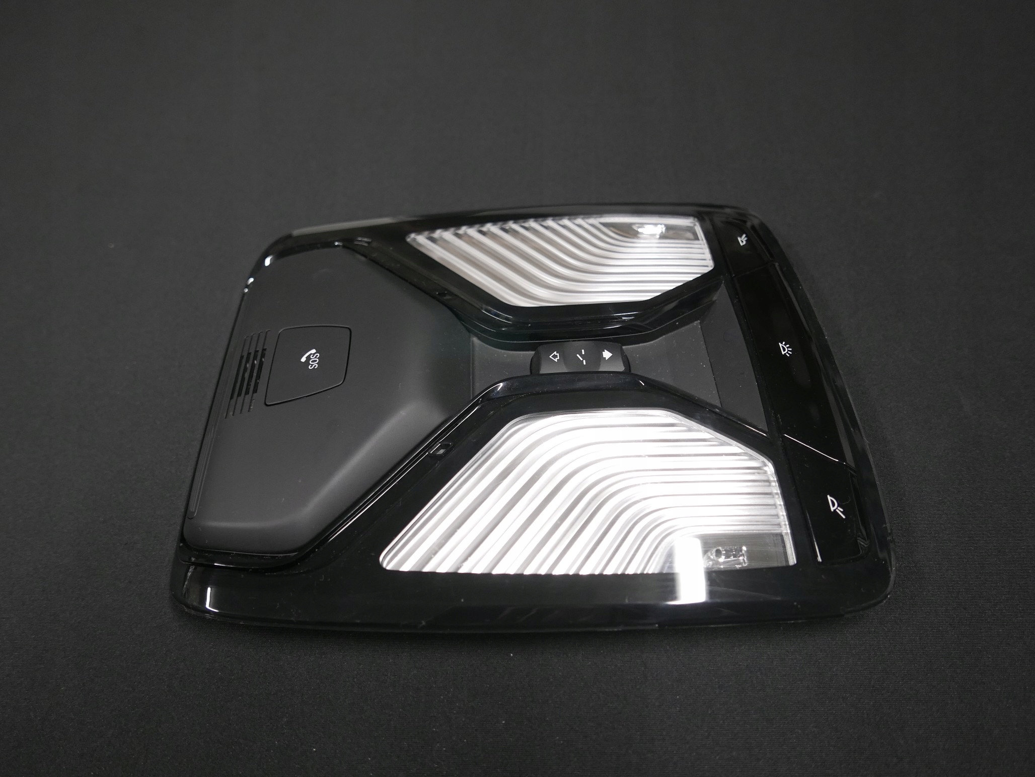 7945142 - BMW G30 G31 внутреннее освещение функциональный центр