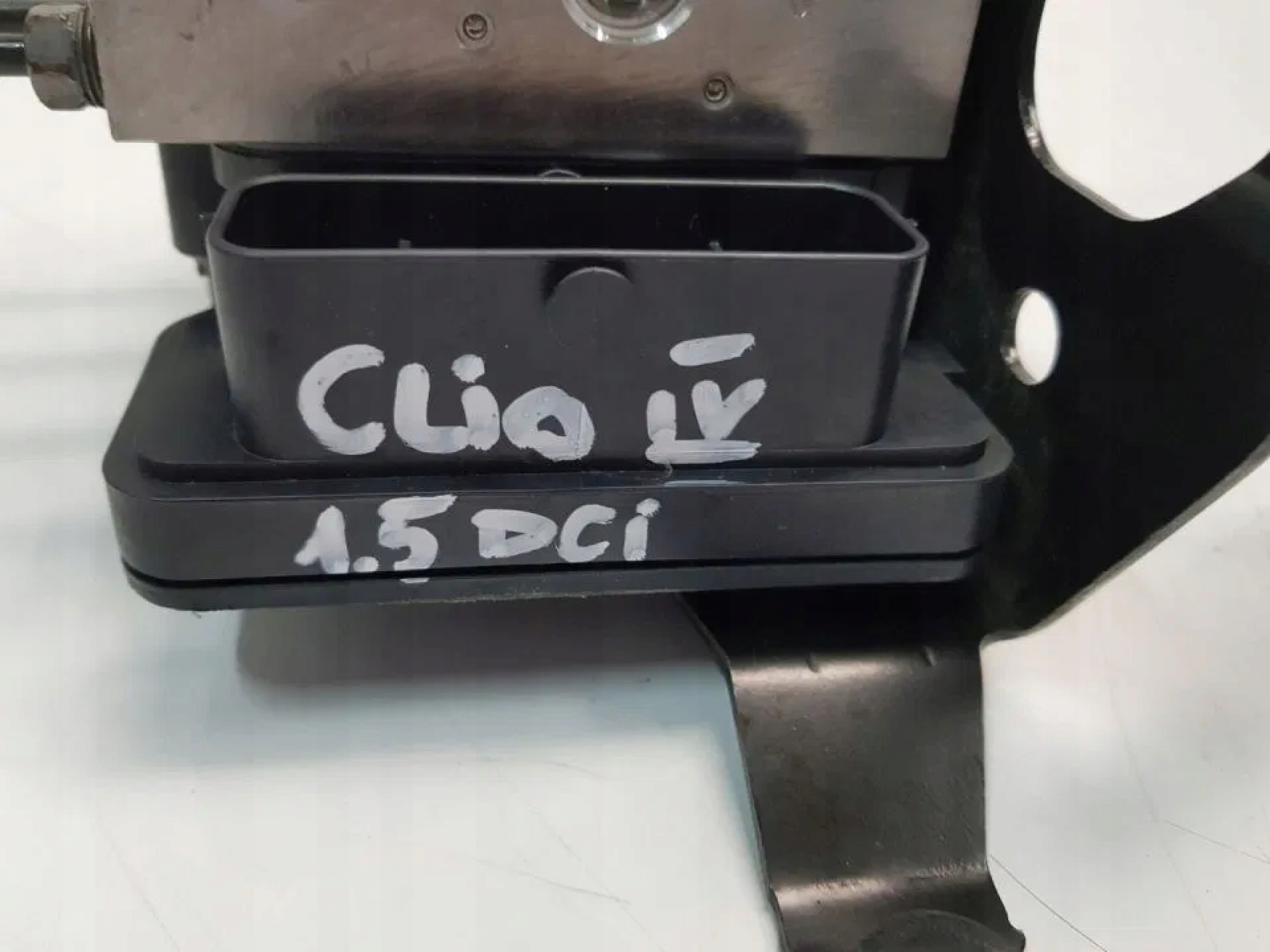 насос ABS CLIO IV MEGANE 1.5 476601203R