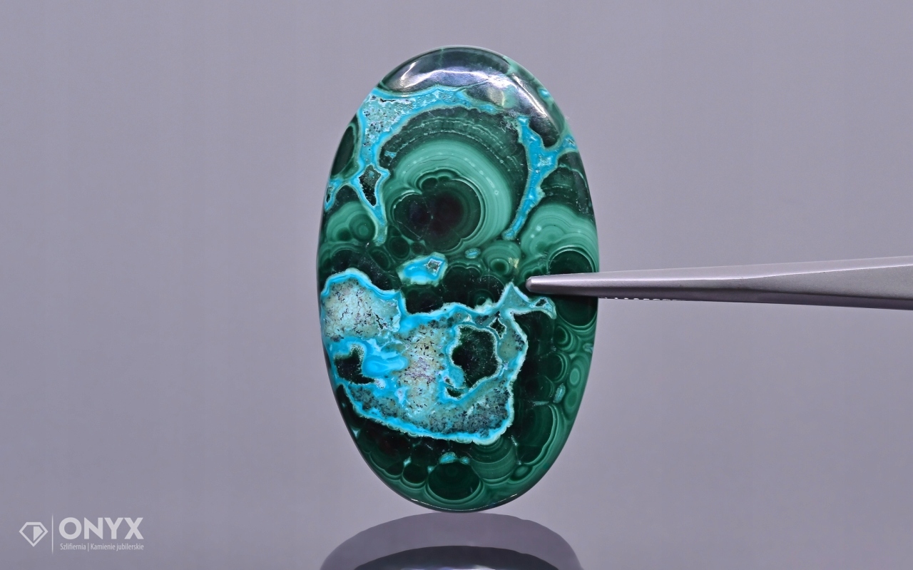 Chryzokola nízký kabošon ovál 39,5x24 mm