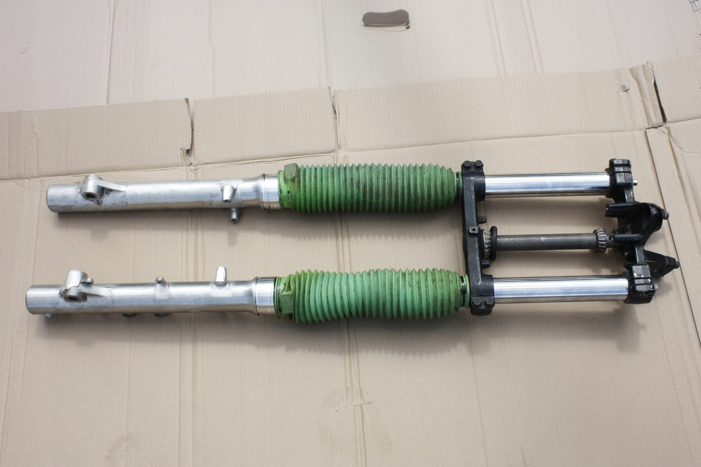 Lagi amortyzatory przód półki kpl Kawasaki KLE 500