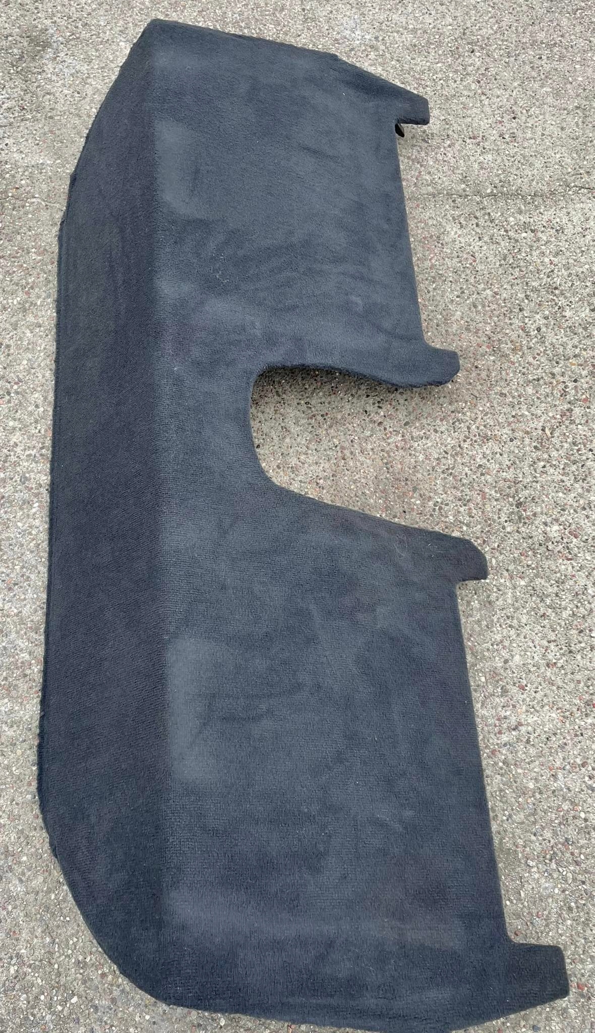 420863411B - Audi R8 420 2006-обивка задней стенки