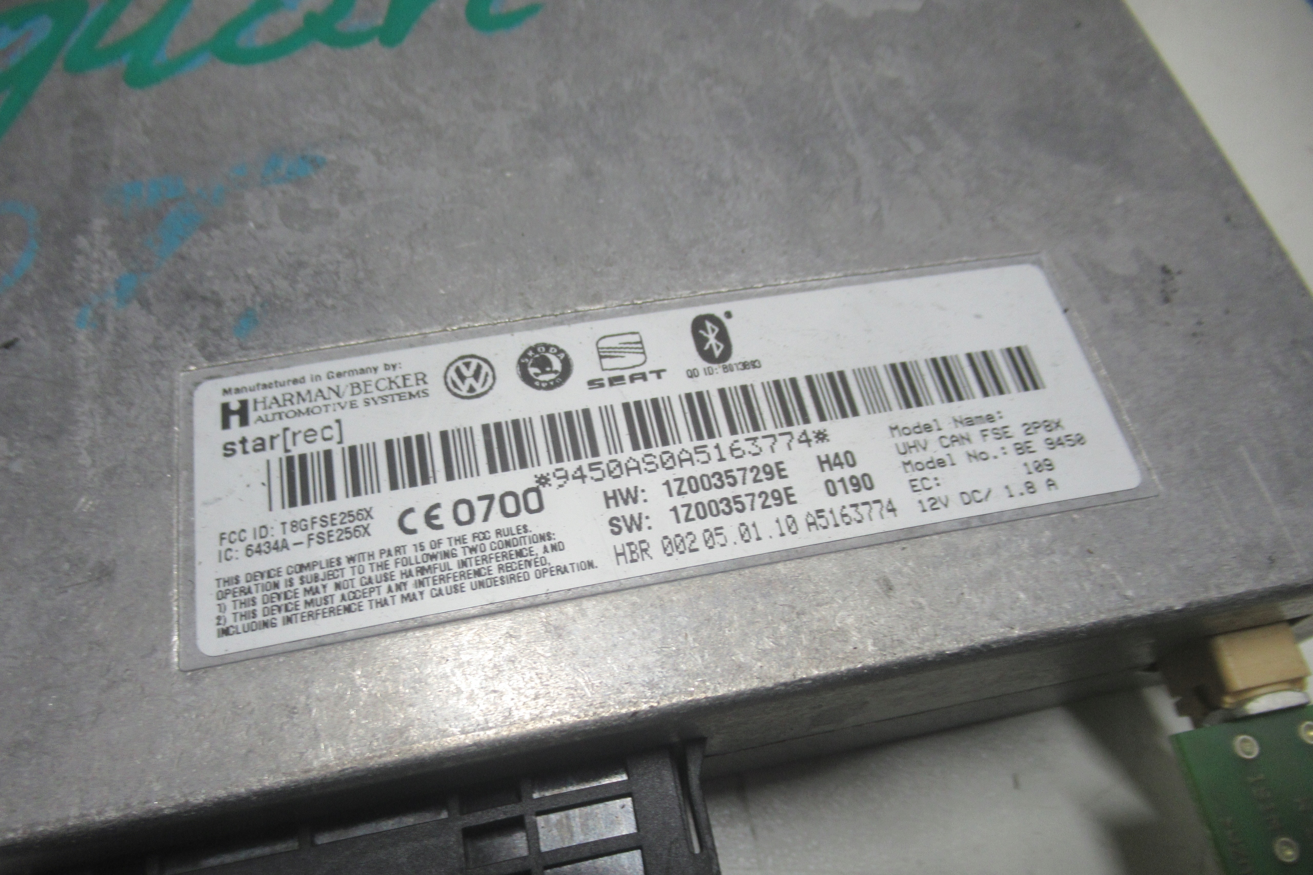 VW TIGUAN 2.0 TFSI 2010R module BLUETOOTH 1Z0035729E