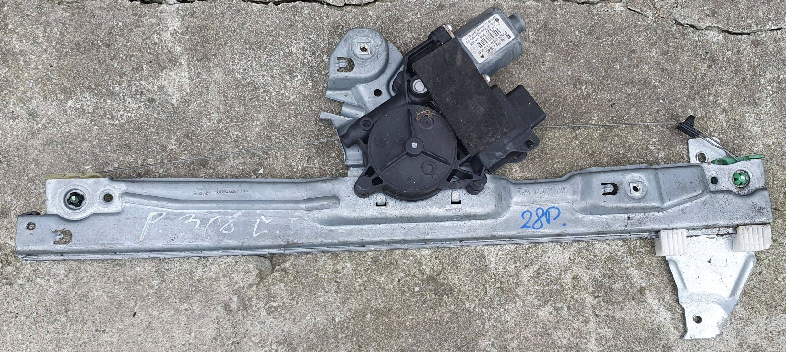 Peugeot 308 window regulator left rear part