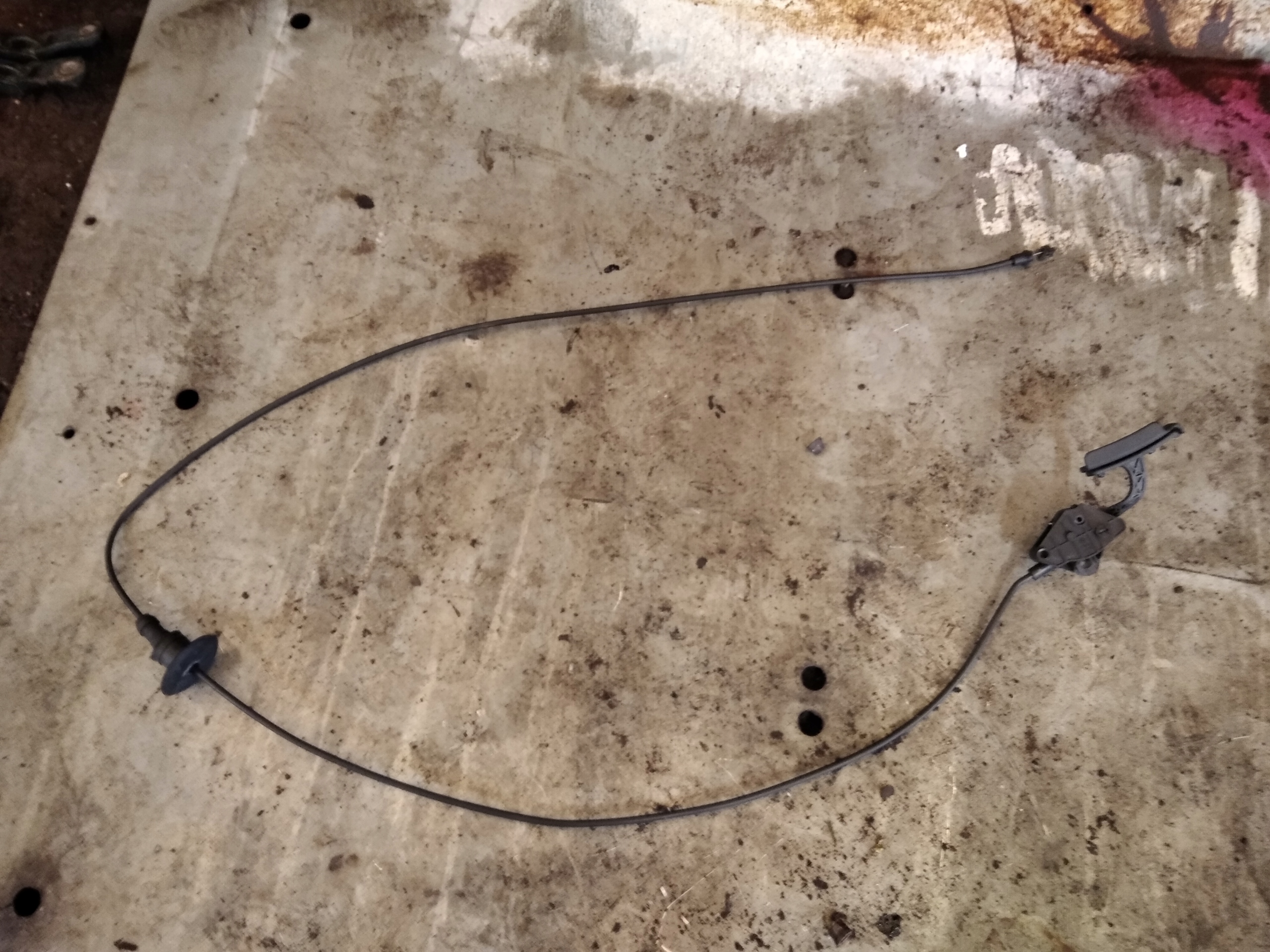 Ford Kuga MK1 ручка відкривання капота трос трос