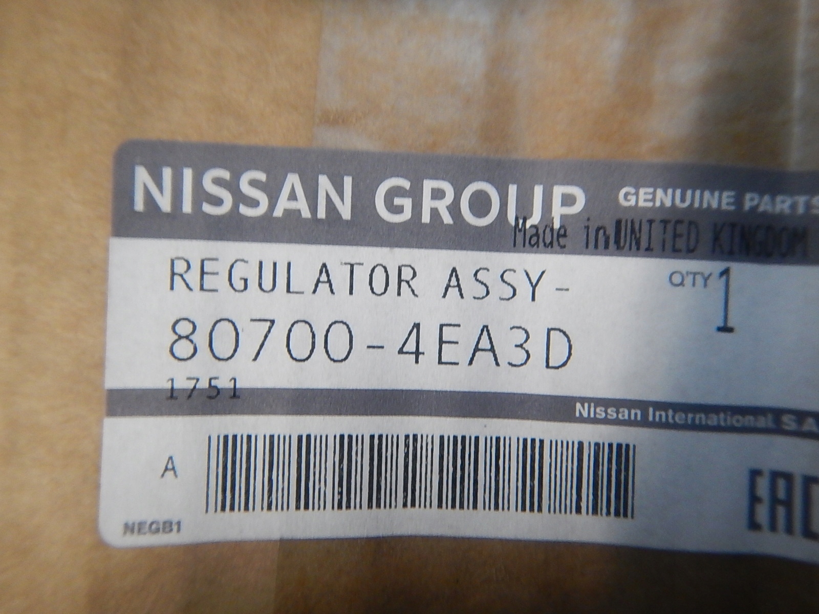 NISSAN QASHQAI J11 II MECHANIZM OPUSZCZANIA SZYBY PRAWY PRZÓD 807004EA3D Producent części Nissan OE