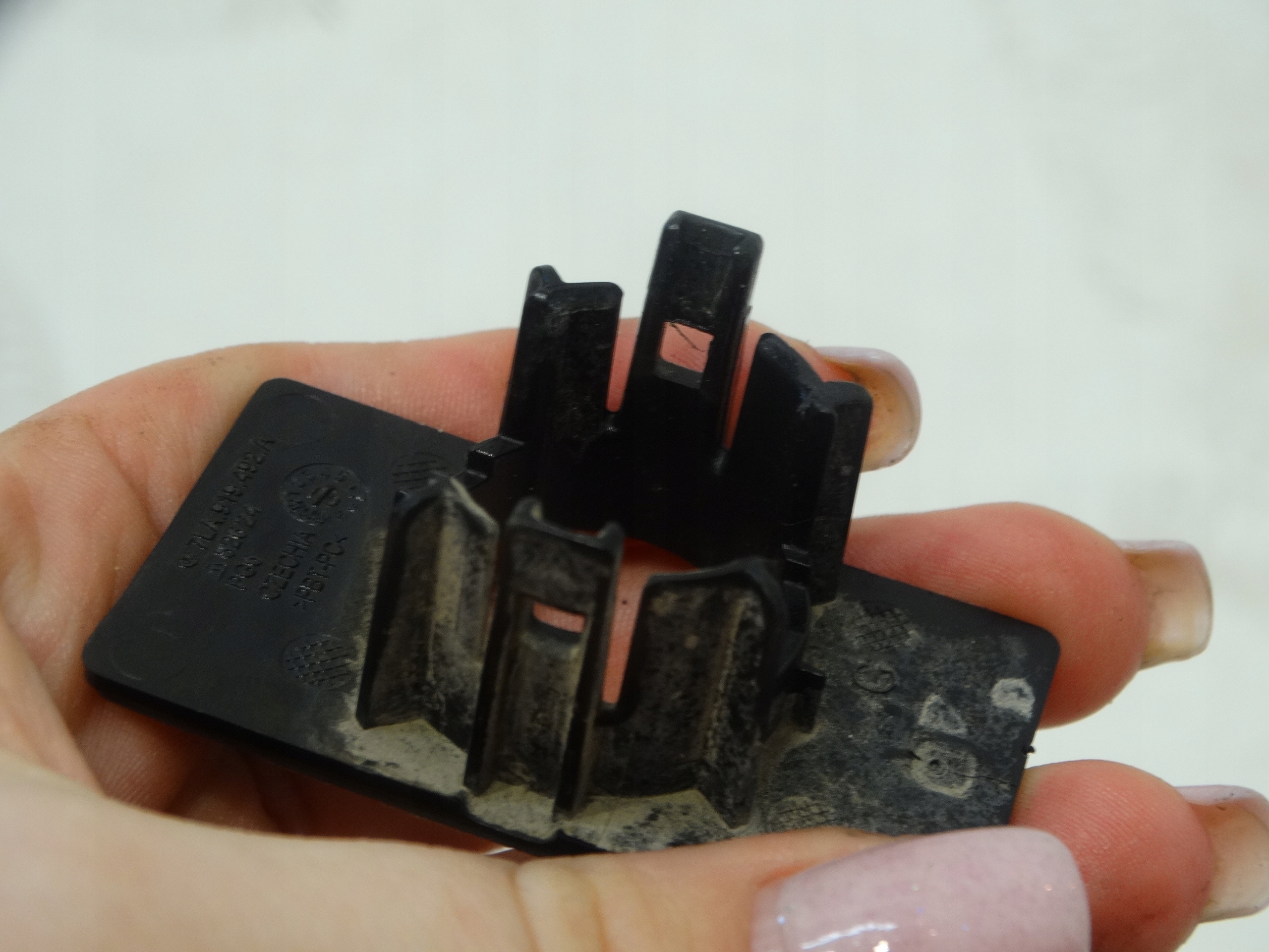 KOSZYK Halter des Sensors Parken heck VW CRAFTER II 7LA919492A
