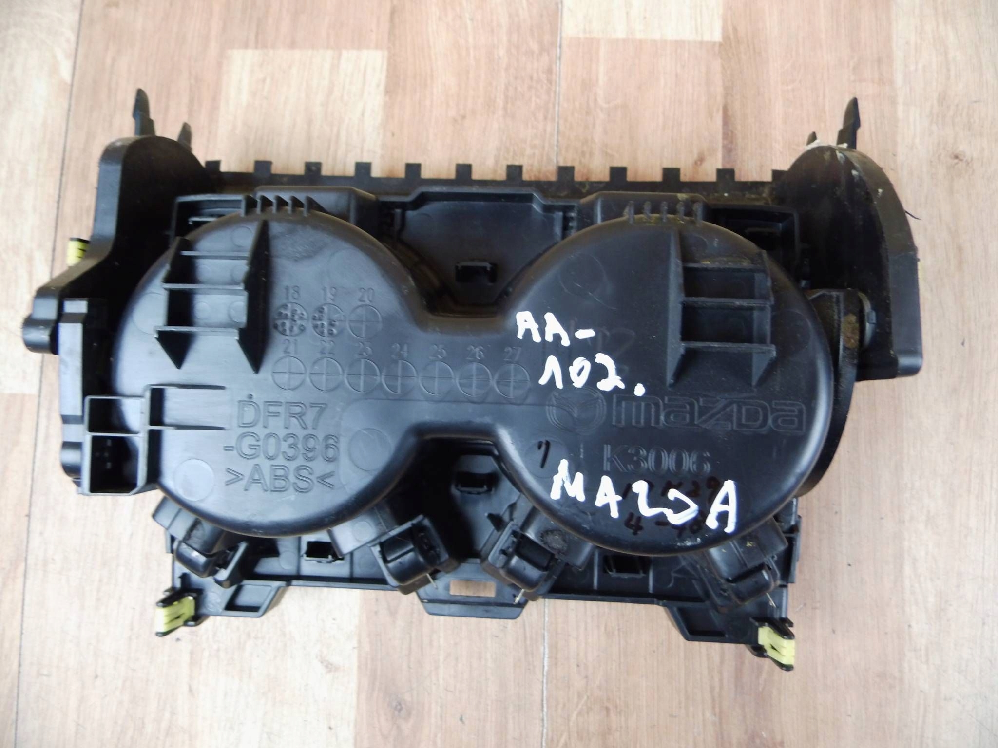 Mazda CX-30 plato bracket passenger compartment for kubki DFR7-G0396