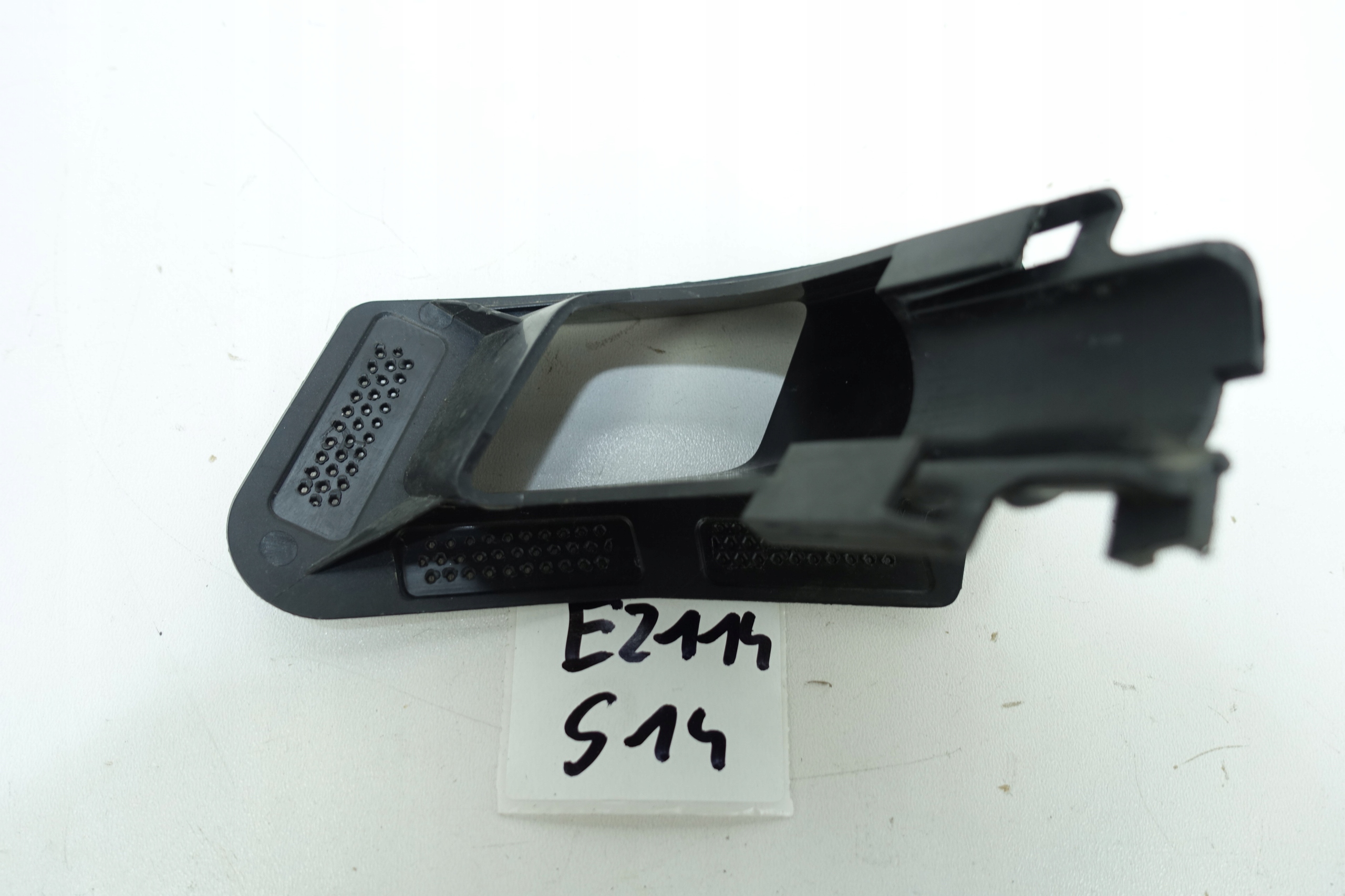 Halter der Spritzdüse BMW 5111 7203884 51117203884