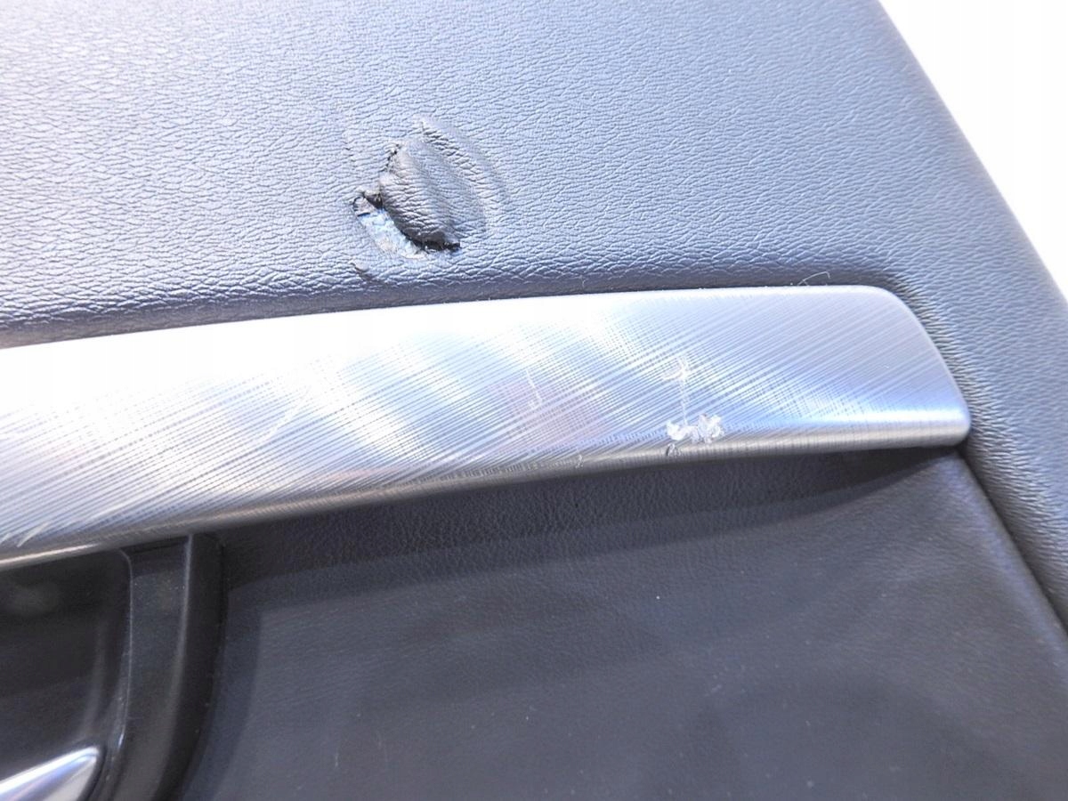 TAPICERKA DRZWI LEWY TYŁ VOLVO V70 III Typ samochodu Samochody osobowe