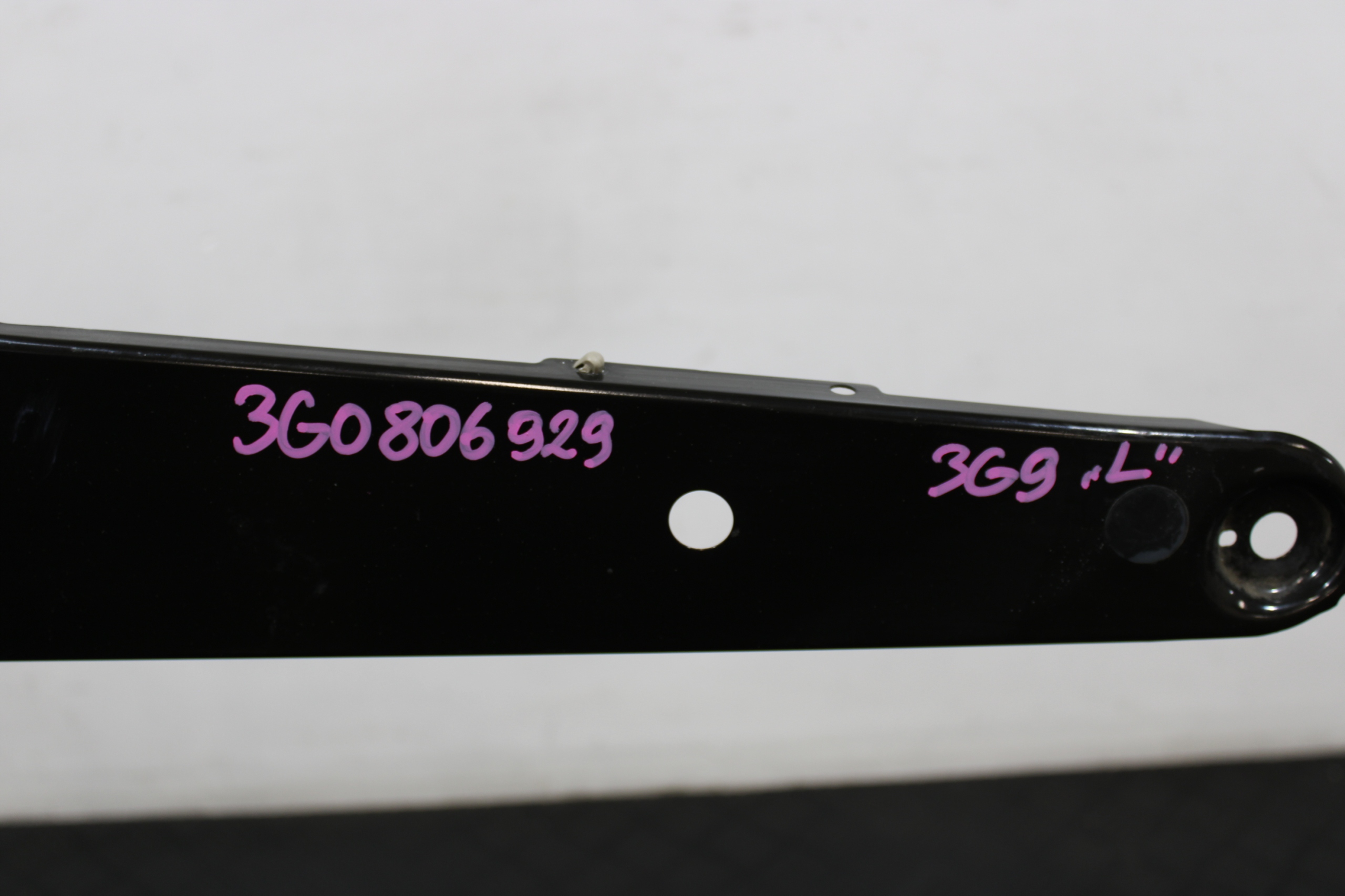 OKULAR holder lights left front 3G0806929 VW PASSAT B8 3G0 3G9