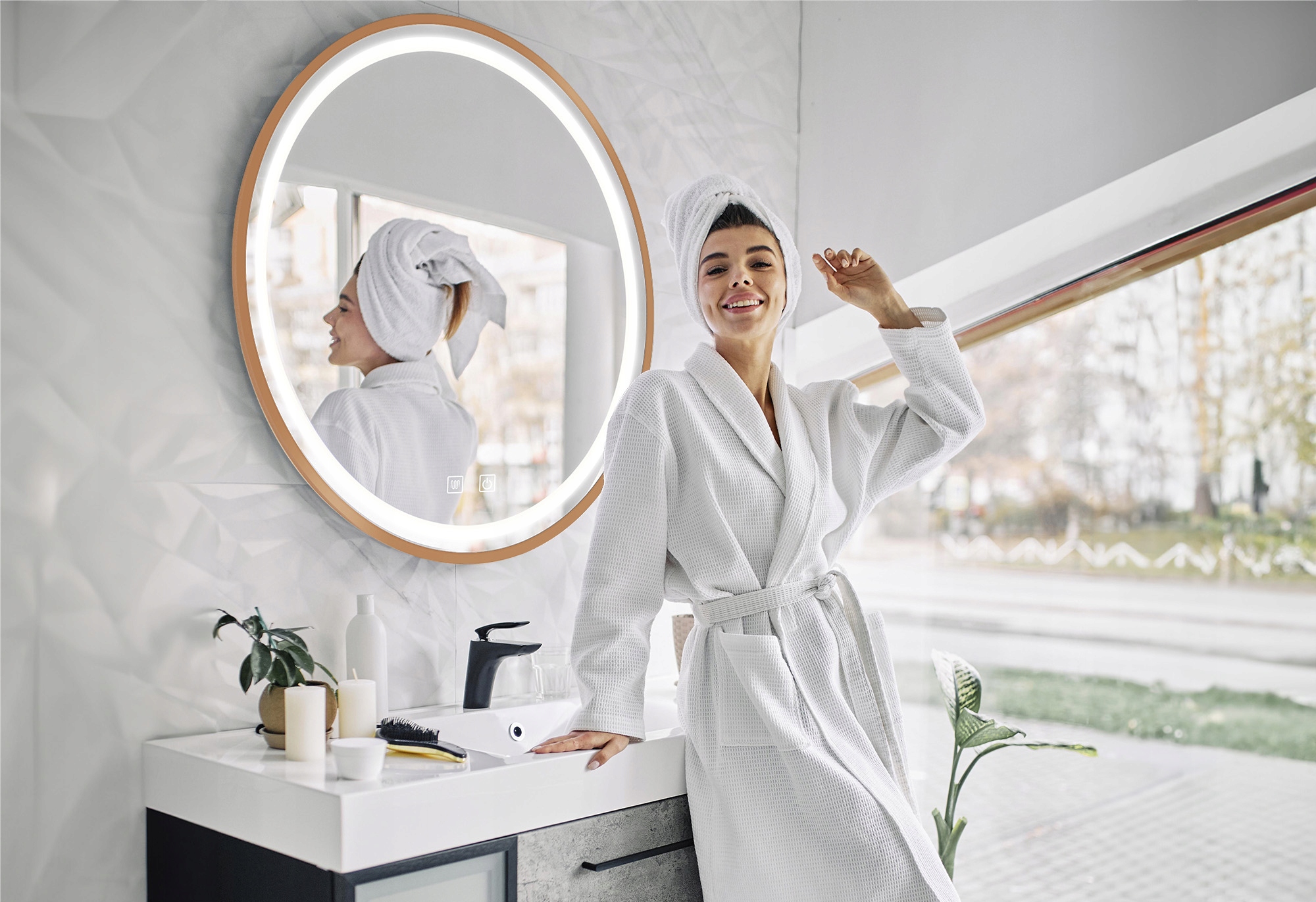 LUSTRO WISZĄCE PODŚWIETLANE LED RÓŻOWE ZŁOTO ROSE GOLD RAMA OKRĄGŁE 80cm Kształt koło