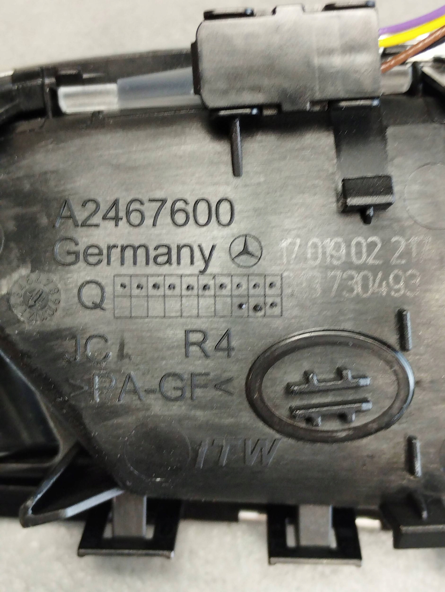 Mercedes-Benz B W246 W242 handle inner right rear part A2467600