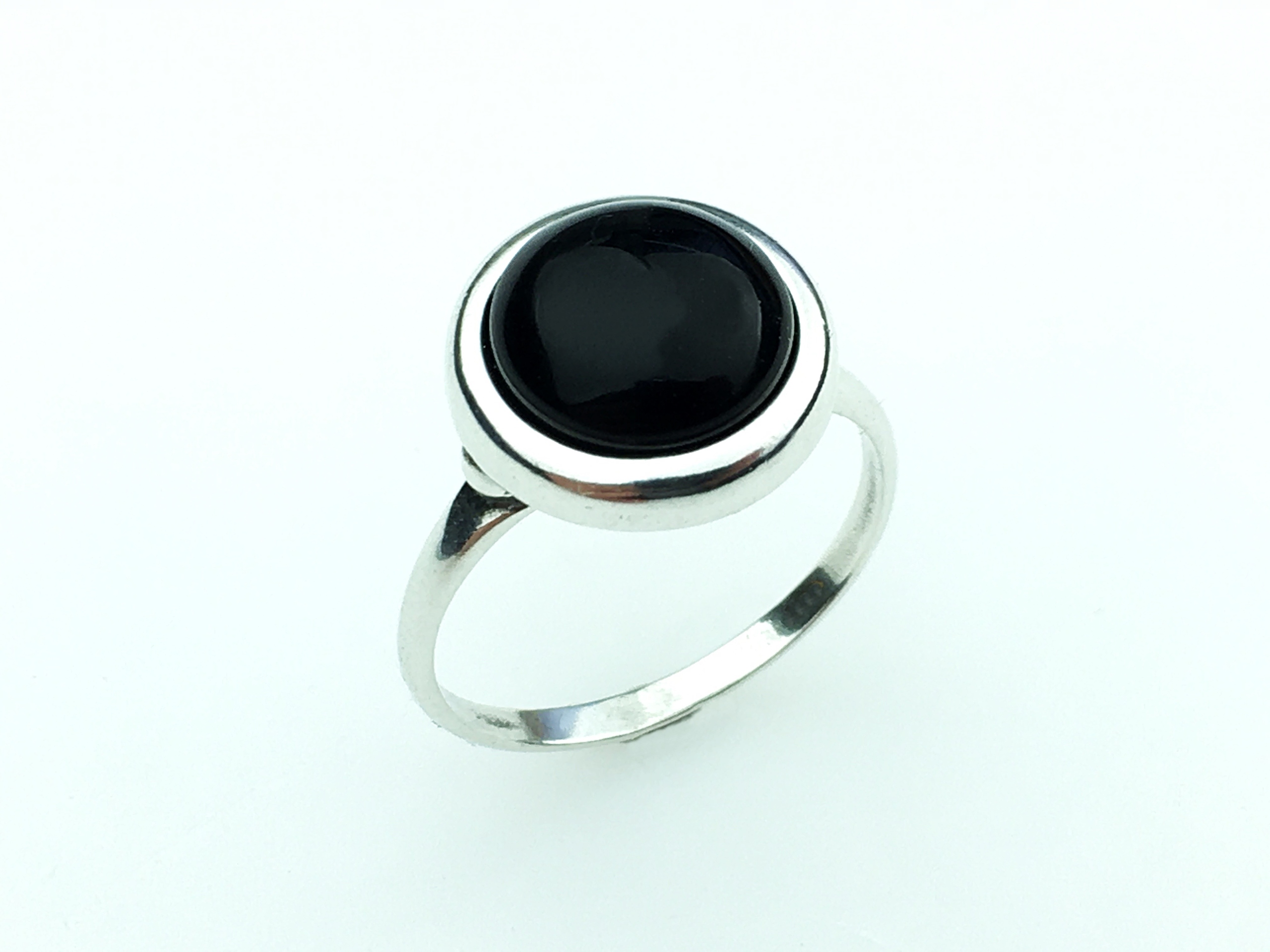 

pierścionek srebrny kamień onyks pr. 925 rozmiary