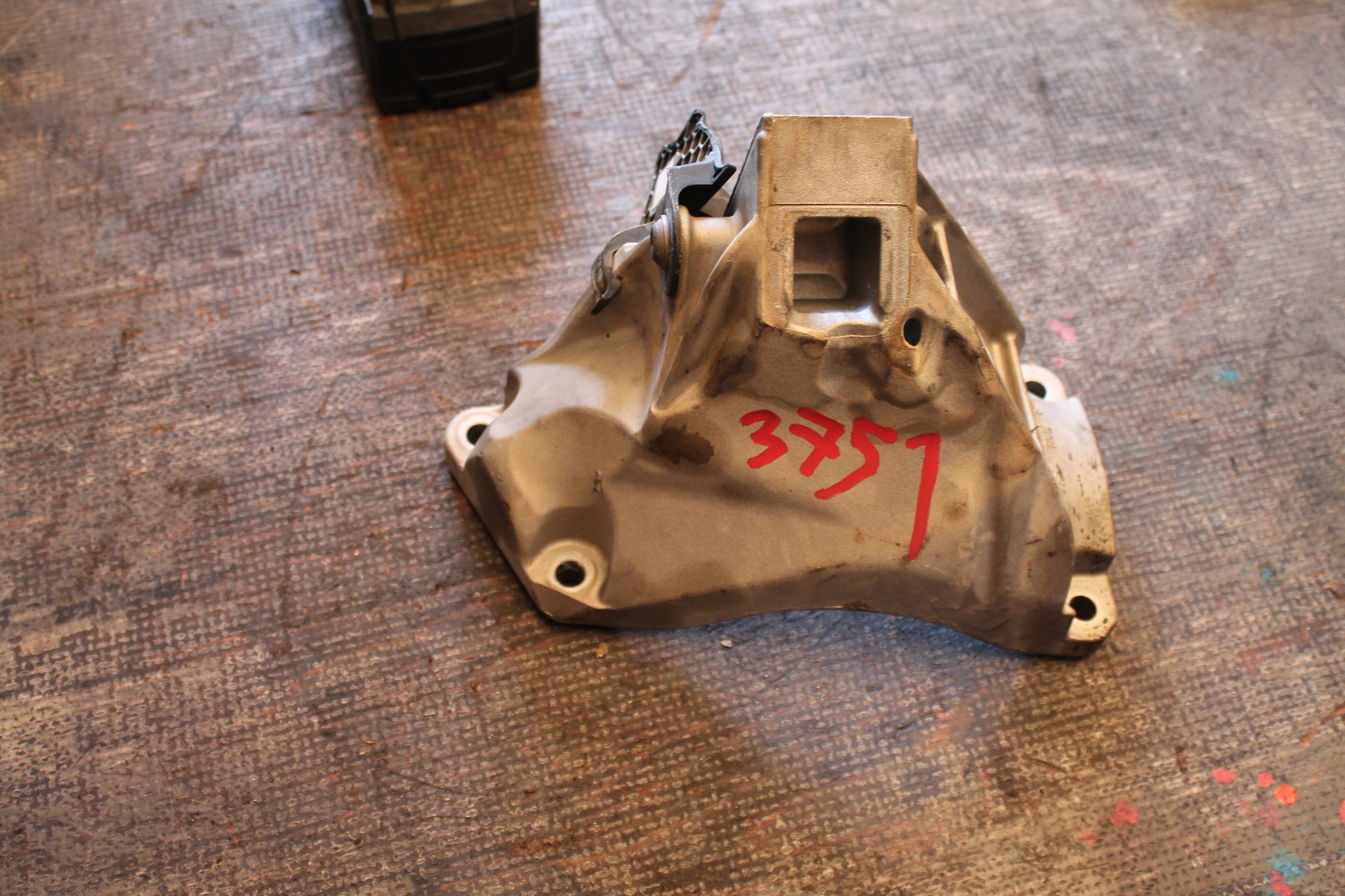 3751. holder engine mount BMW 9844627