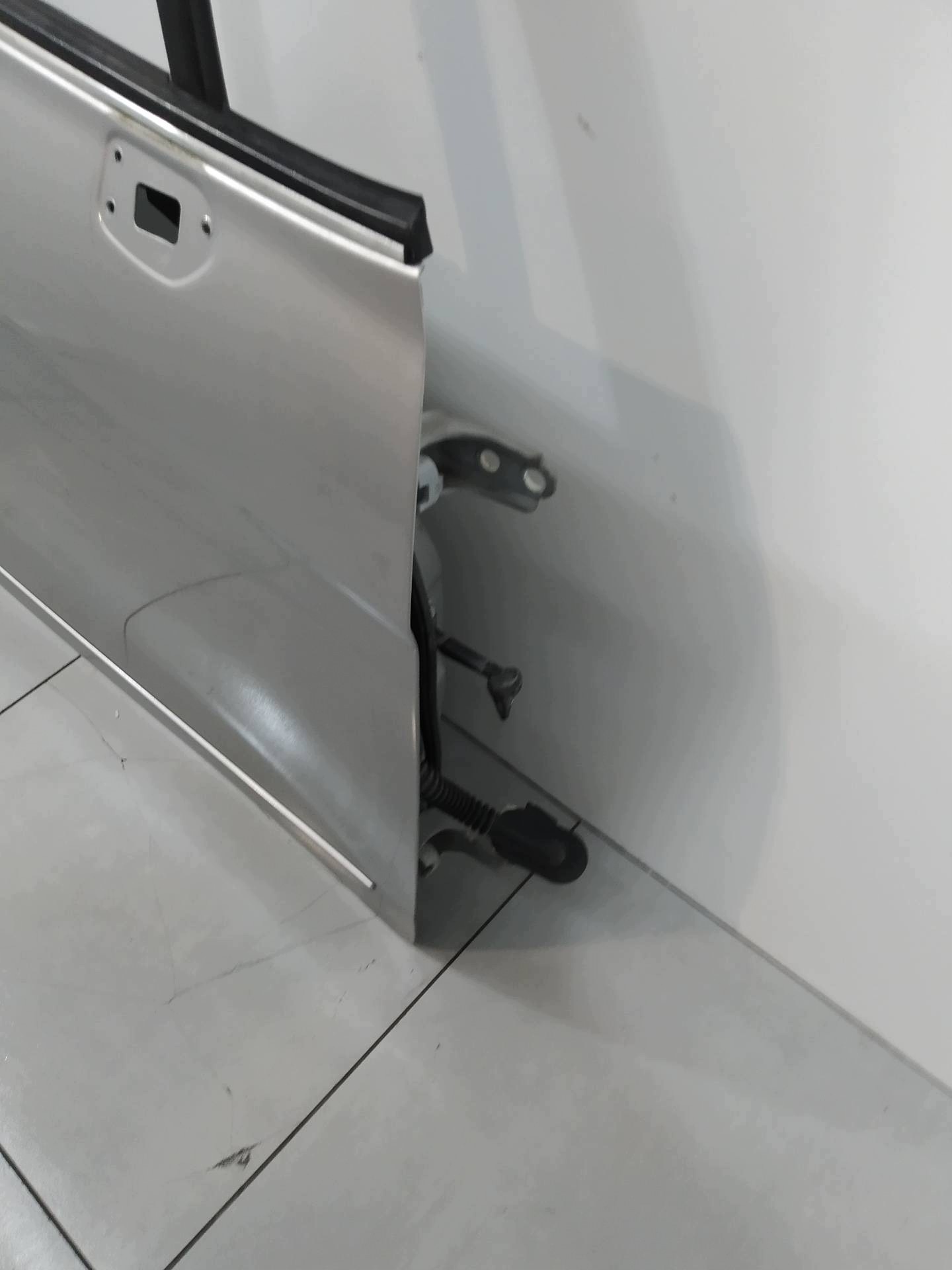 door right front NH700M Honda FR-V and (2004-2009)